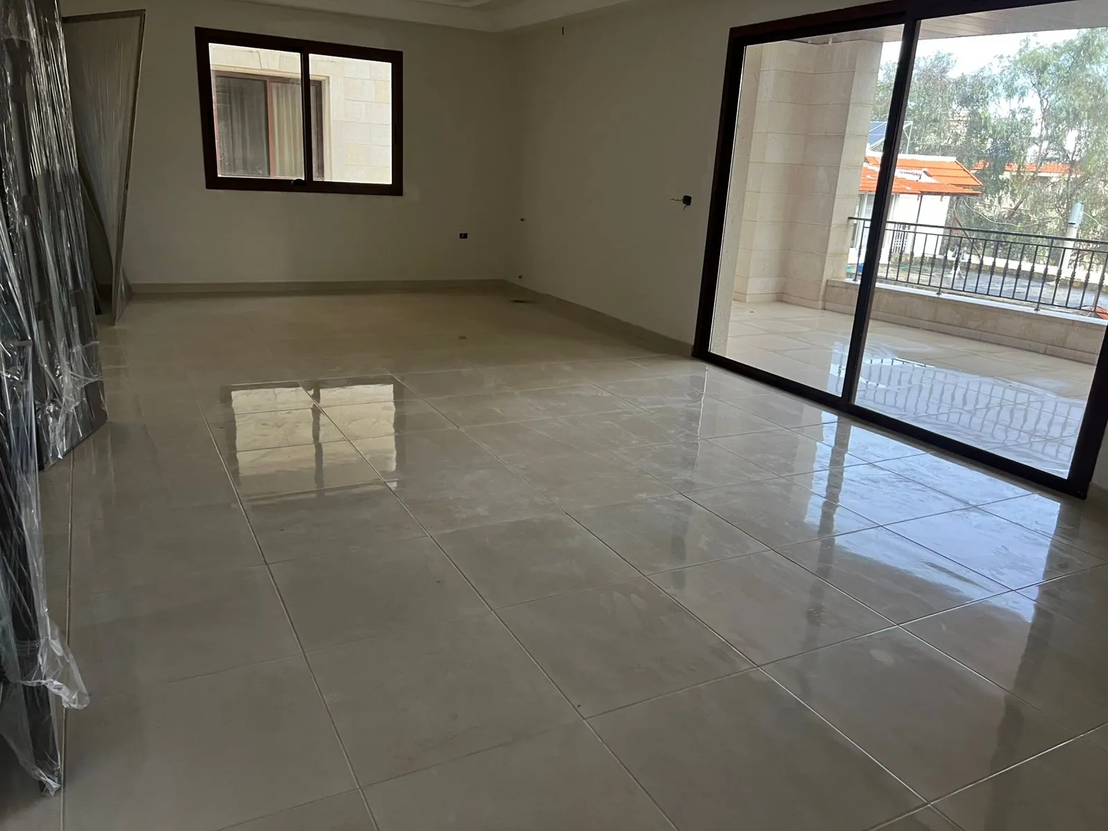 3-Bedroom Apartment For Rent in Aley
