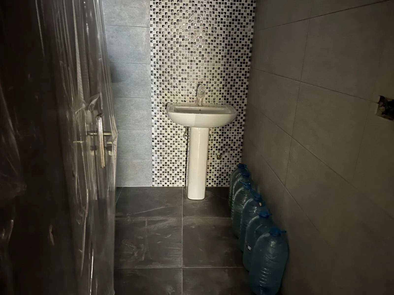 3-Bedroom Apartment For Rent in Aley — الصورة 8