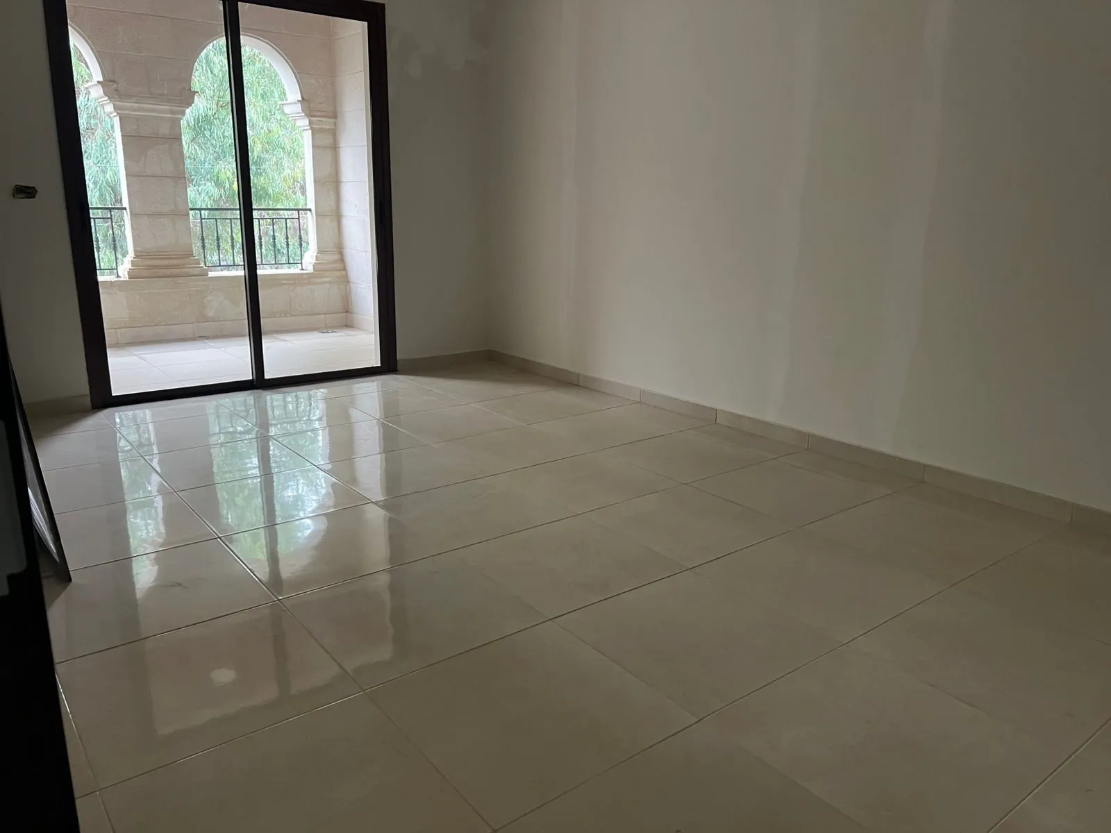 Spacious Apartment For Rent in Aley — الصورة 4