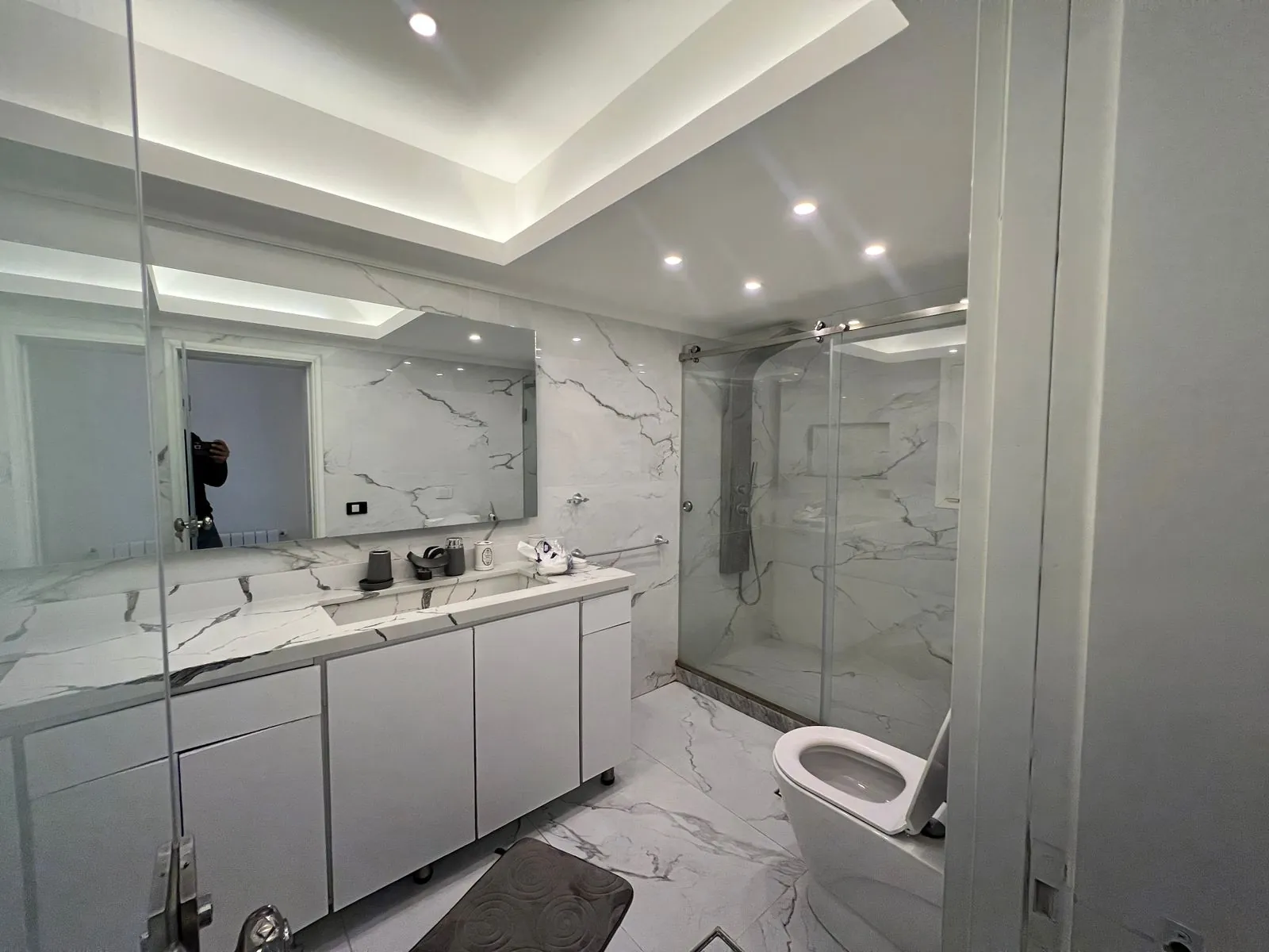 Luxurious Fully-Furnished High-End Villa For Rent in Baabda — الصورة 10