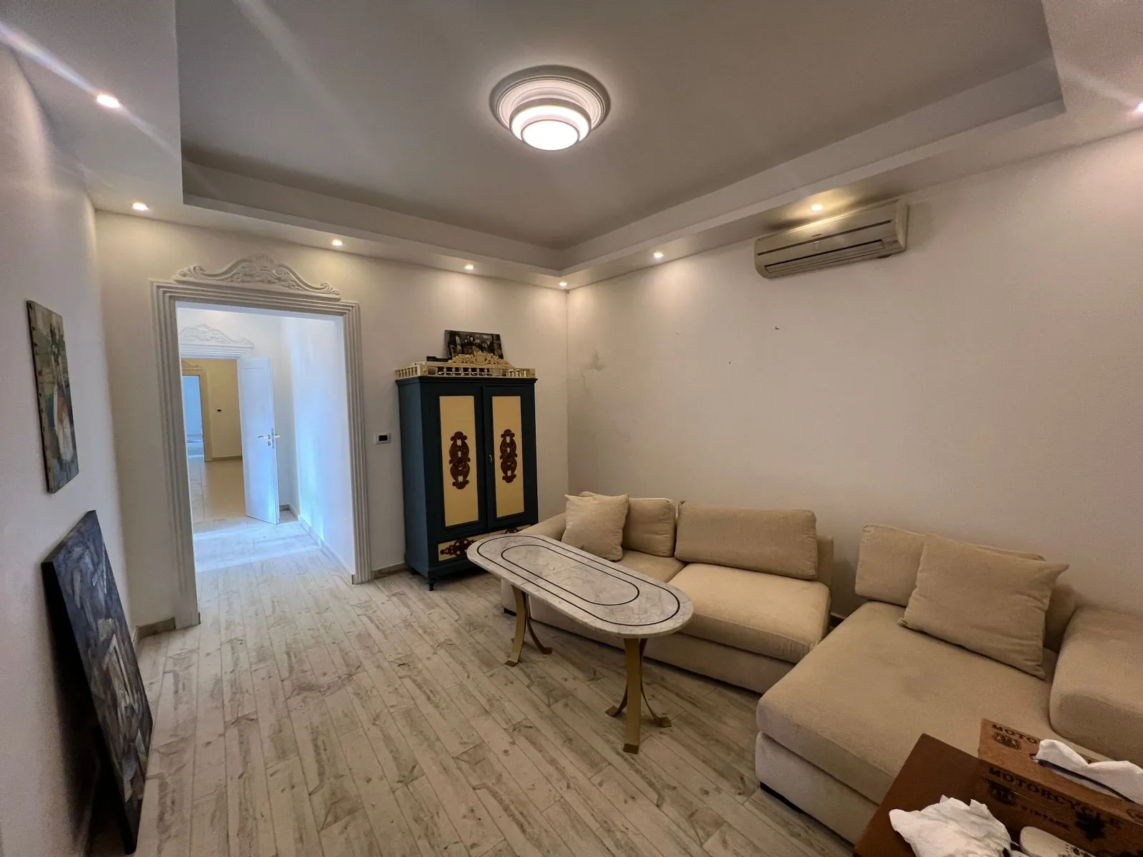 Luxurious Fully-Furnished High-End Villa For Rent in Baabda — الصورة 8