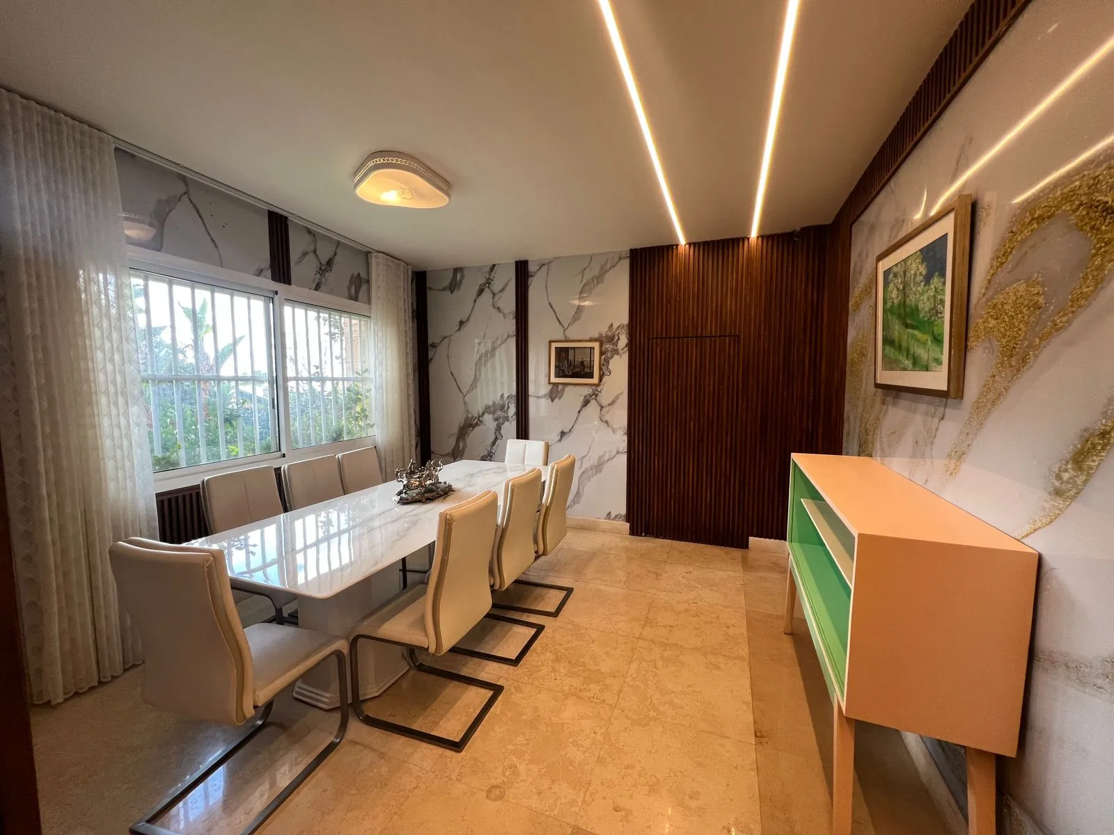 Luxurious Fully-Furnished High-End Villa For Rent in Baabda — الصورة 9