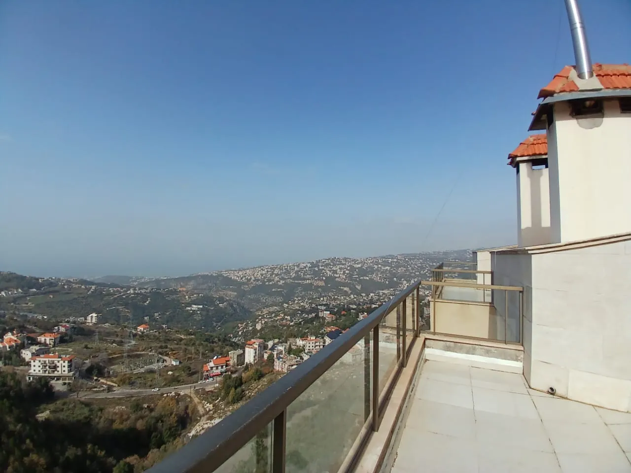 Duplex With Panoramic View For Sale in Chwaya, El Metn — الصورة 2