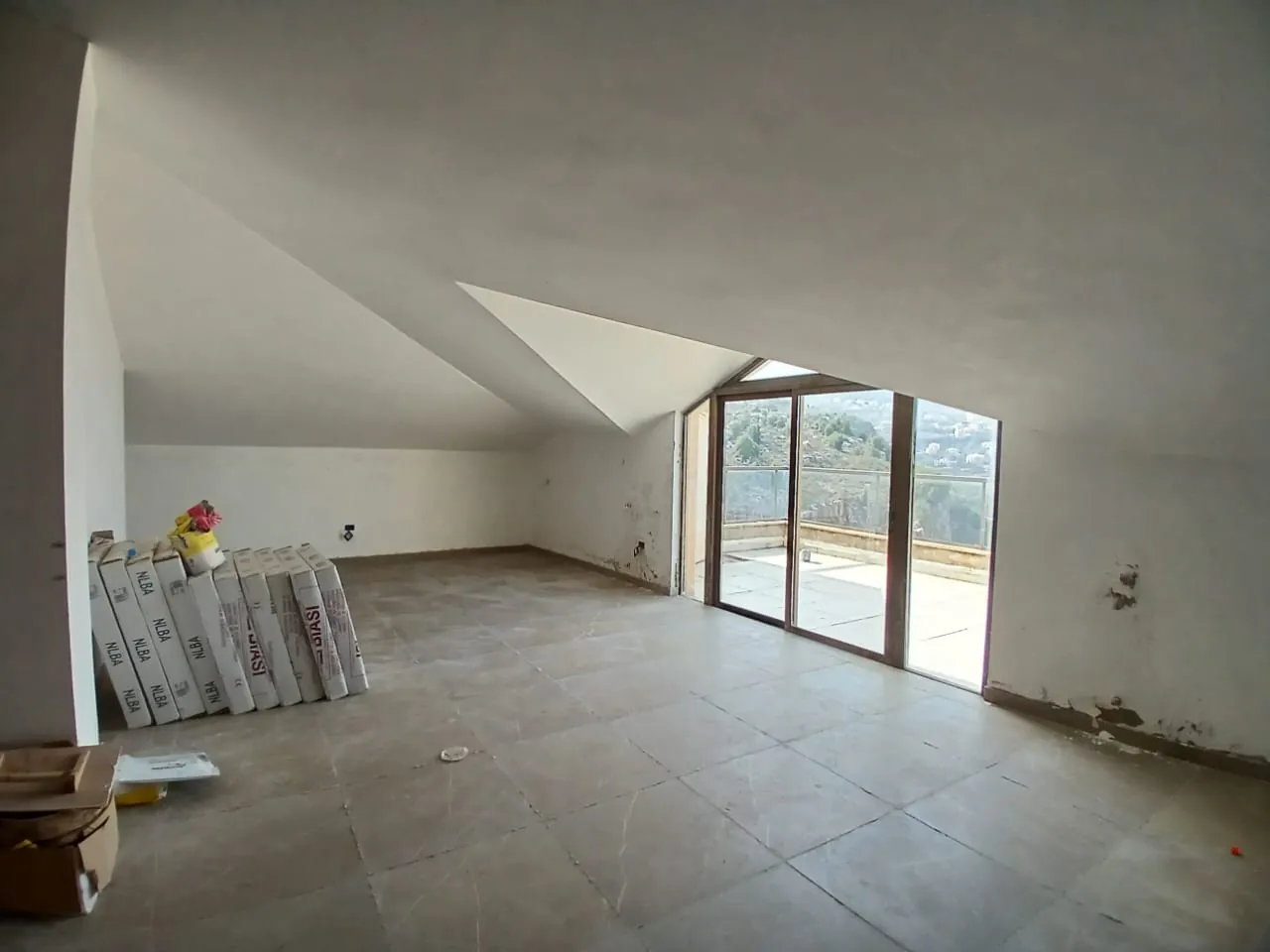 Duplex With Panoramic View For Sale in Chwaya, El Metn — الصورة 6