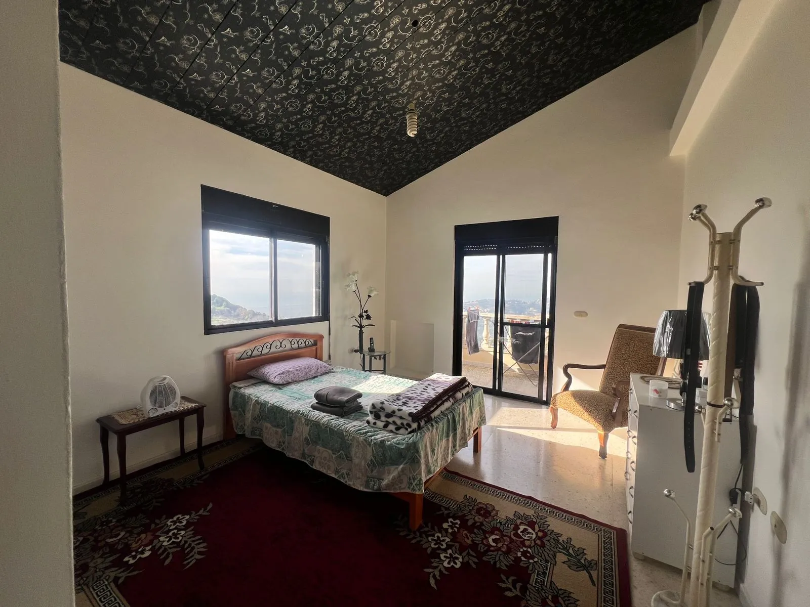 Decorated Apartment With Mountain View For Rent in Dhour Al Abadiyeh — photo 3