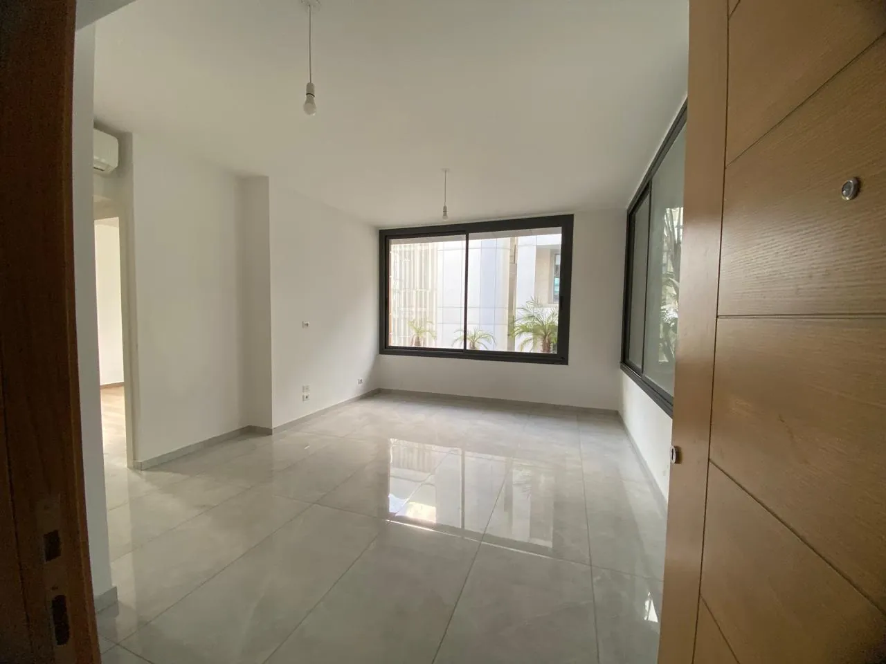 Brand New 2-Bedroom Apartment For Sale in Sadat, Ras Beirut — الصورة 2