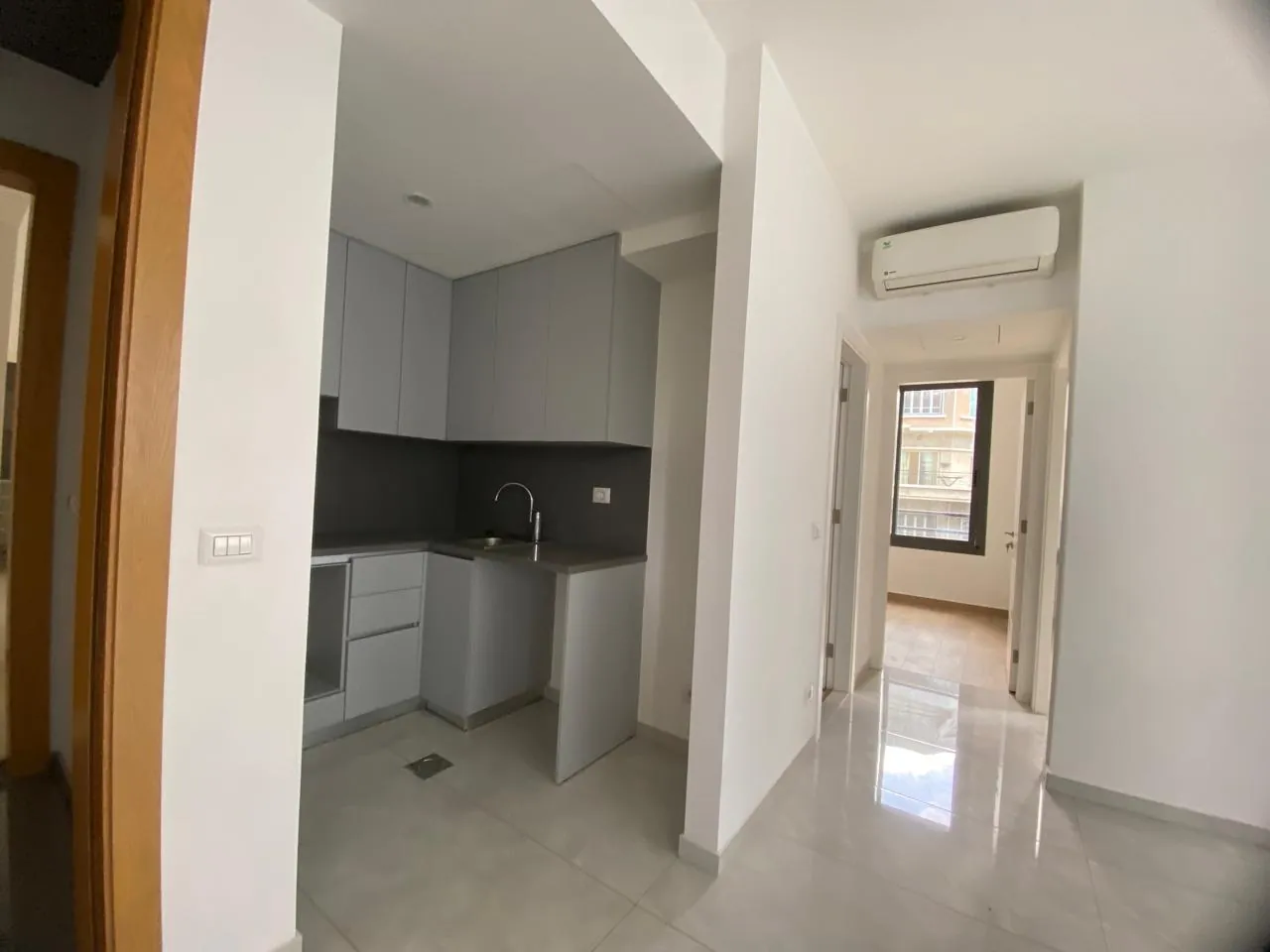 Brand New 2-Bedroom Apartment For Sale in Sadat, Ras Beirut — الصورة 4