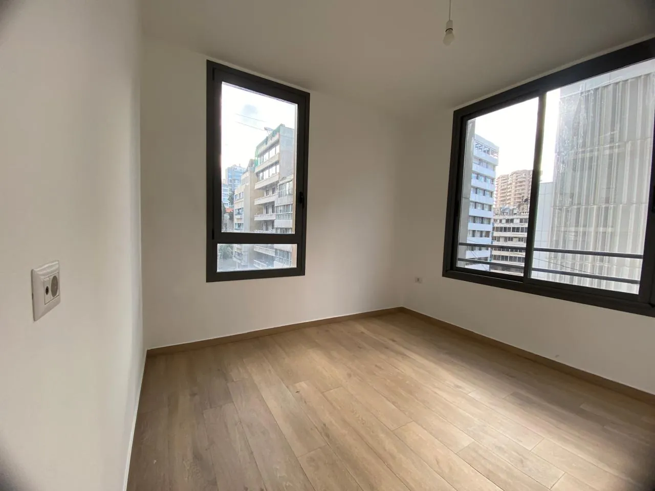 Brand New 2-Bedroom Apartment For Sale in Sadat, Ras Beirut — الصورة 6