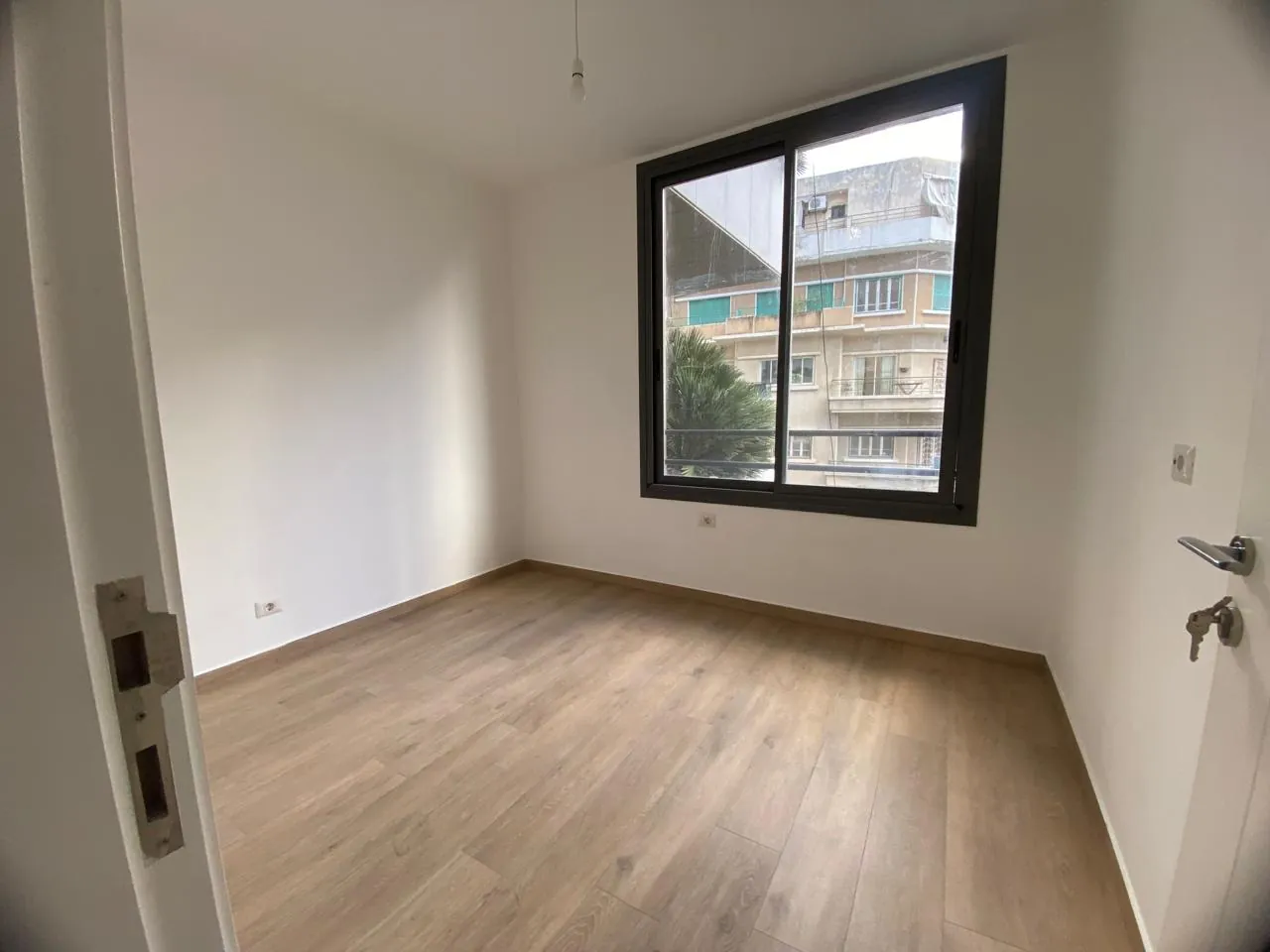 Brand New 2-Bedroom Apartment For Sale in Sadat, Ras Beirut — الصورة 7