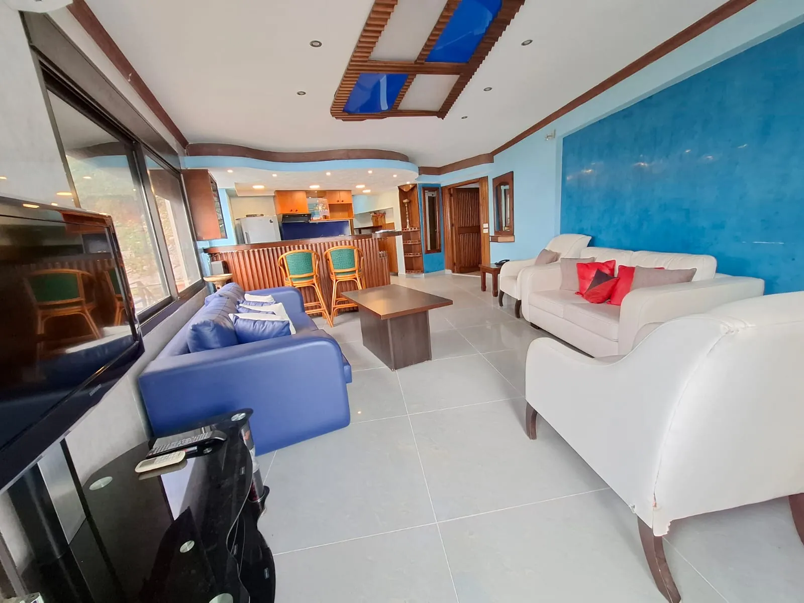 One-Bedroom Chalet For Rent in A Well Known Resort in Jounieh — الصورة 2
