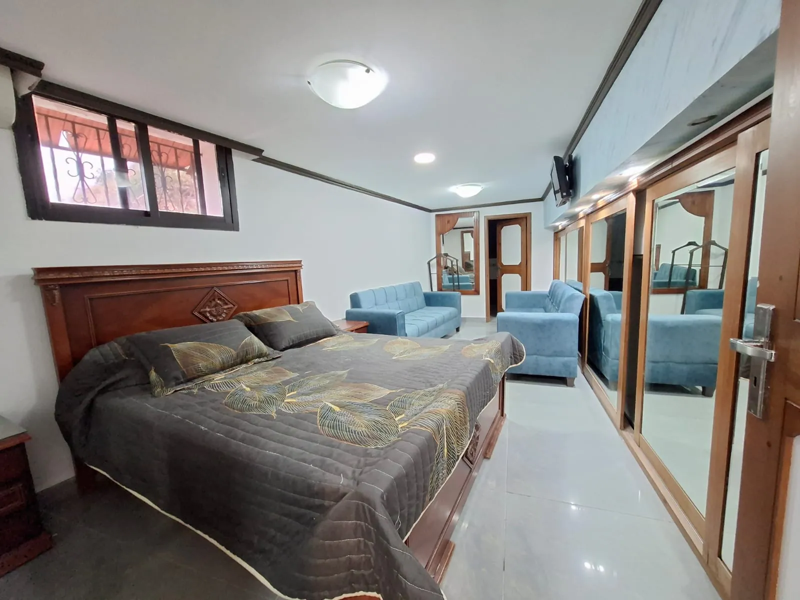 One-Bedroom Chalet For Rent in A Well Known Resort in Jounieh — الصورة 3