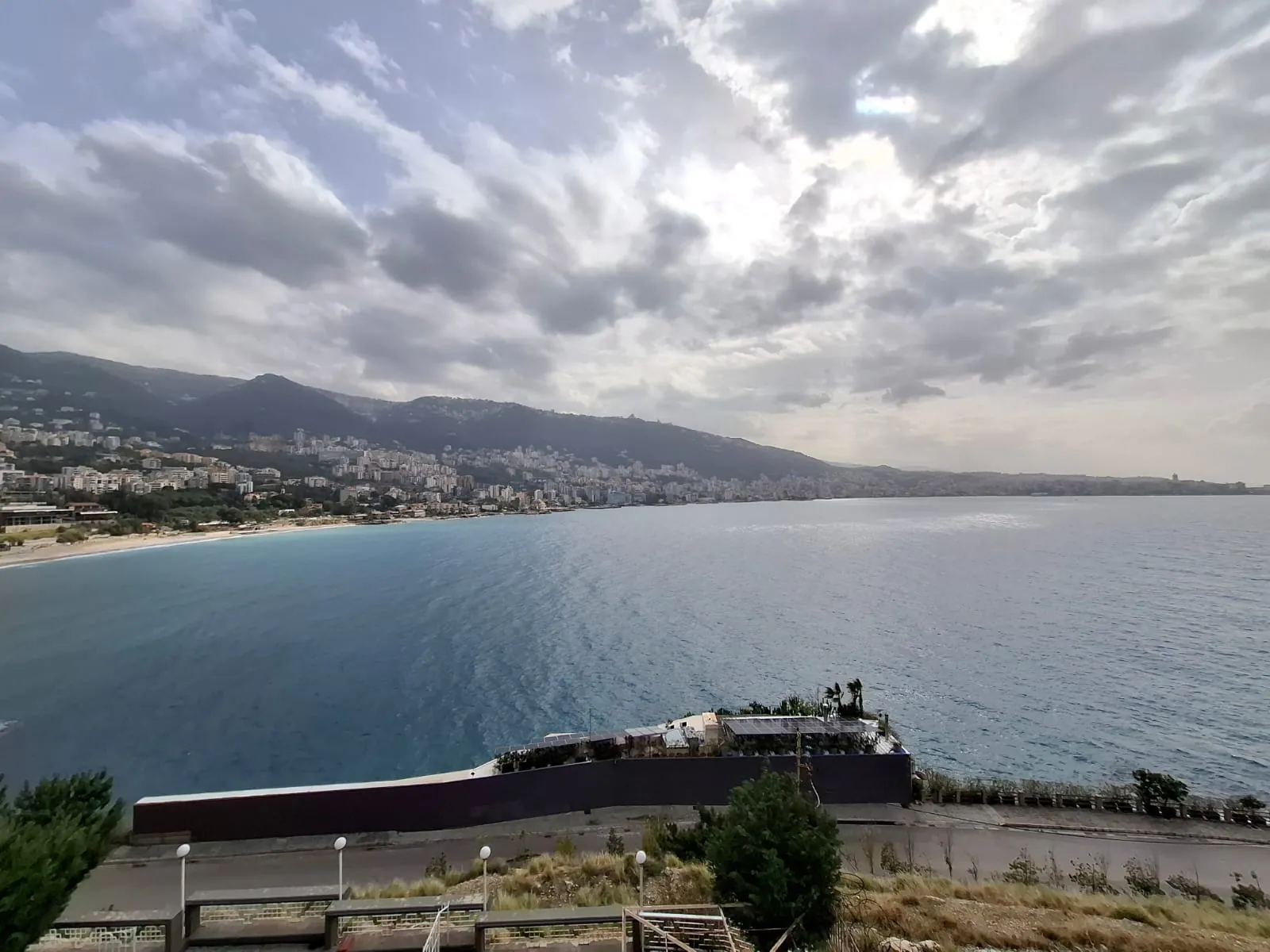 One-Bedroom Chalet For Rent in A Well Known Resort in Jounieh — الصورة 7
