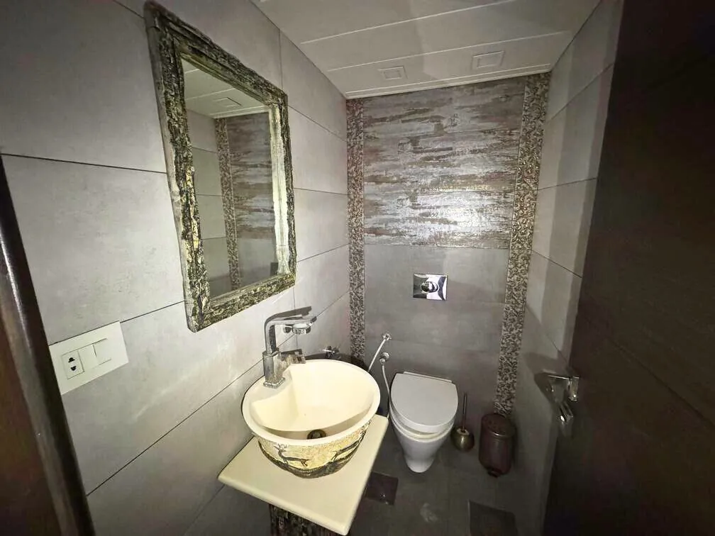 Renovated Apartment For Sale in Ras El Nabeh, Beirut — الصورة 10