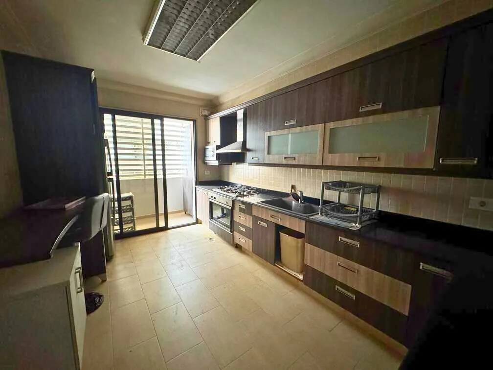 Renovated Apartment For Sale in Ras El Nabeh, Beirut — الصورة 4