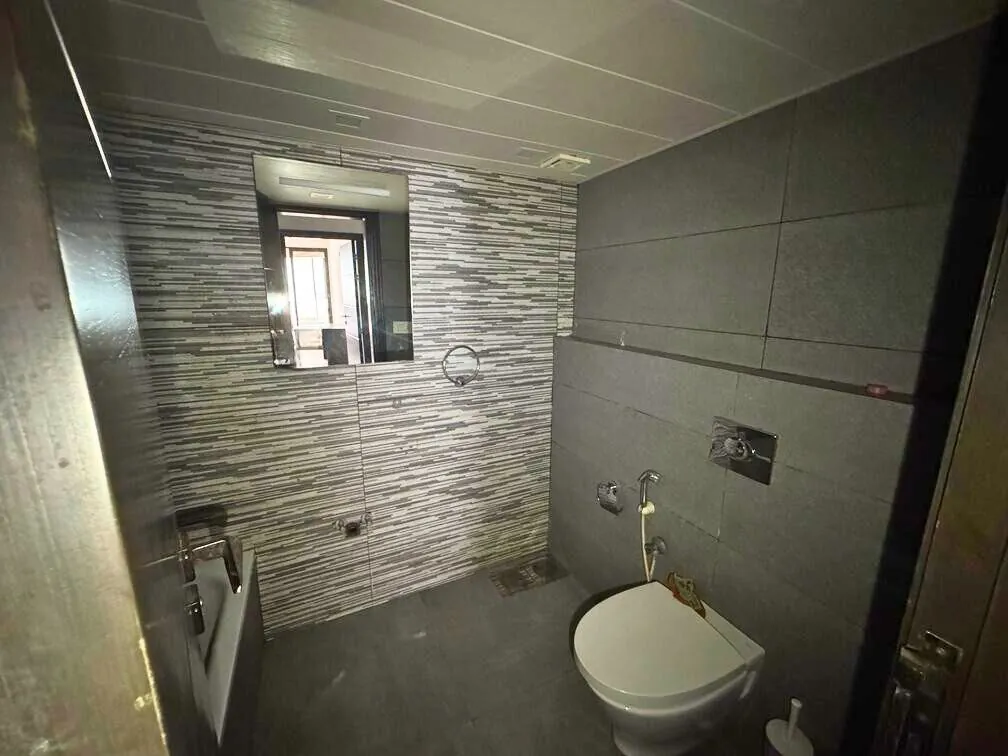 Renovated Apartment For Sale in Ras El Nabeh, Beirut — الصورة 9