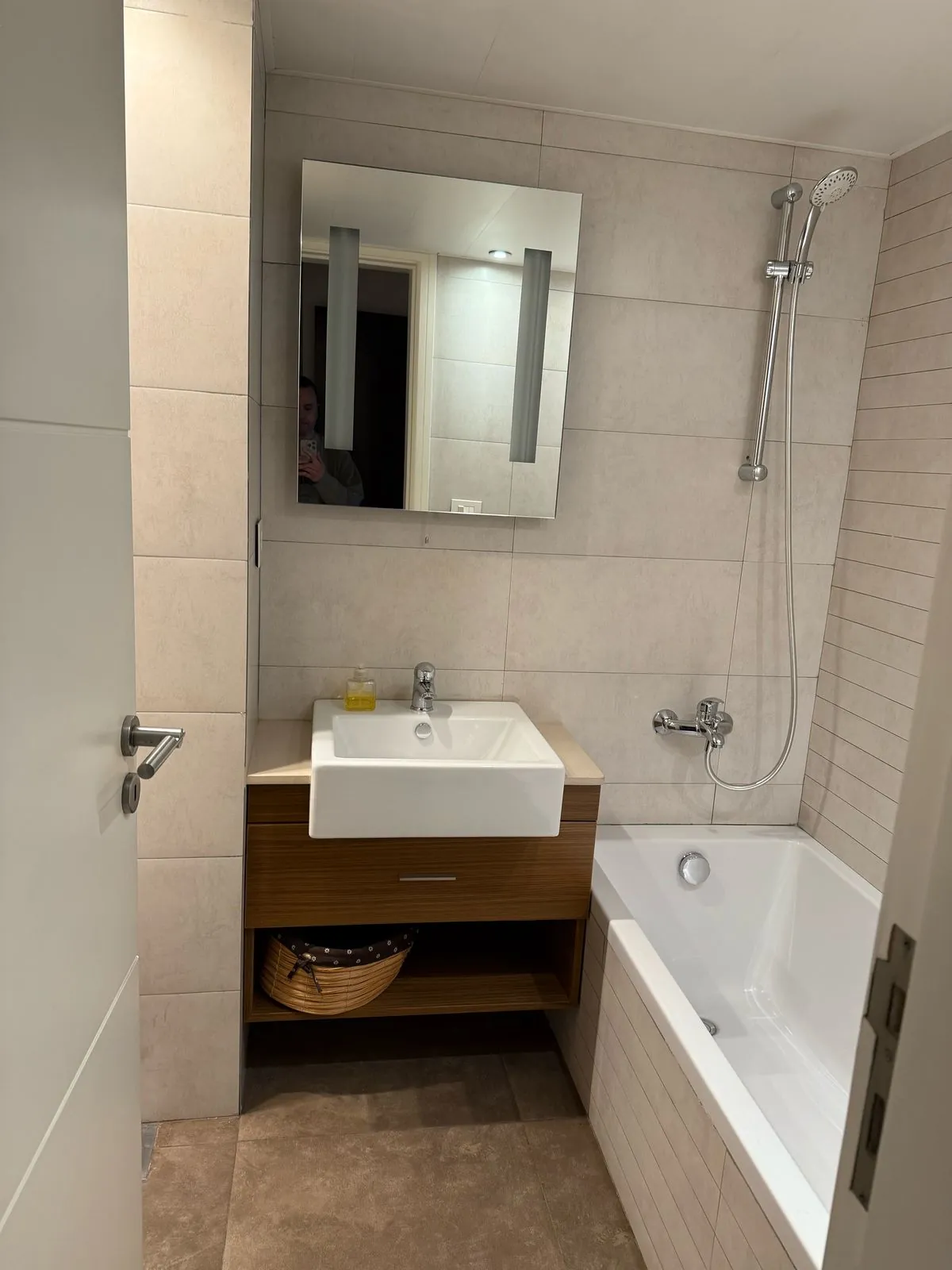 Luxurious & Furnished Apartment For Rent in Achrafieh, Monot — الصورة 7