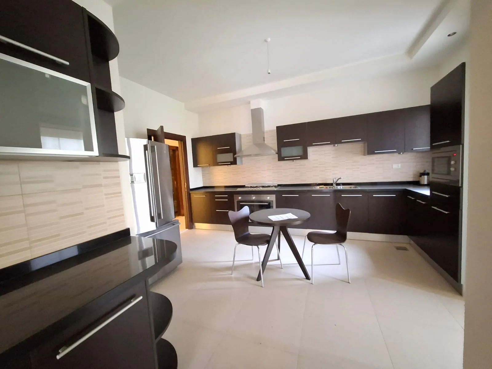 Spacious Unfurnished Apartment With Garden For Sale in Adma — الصورة 7