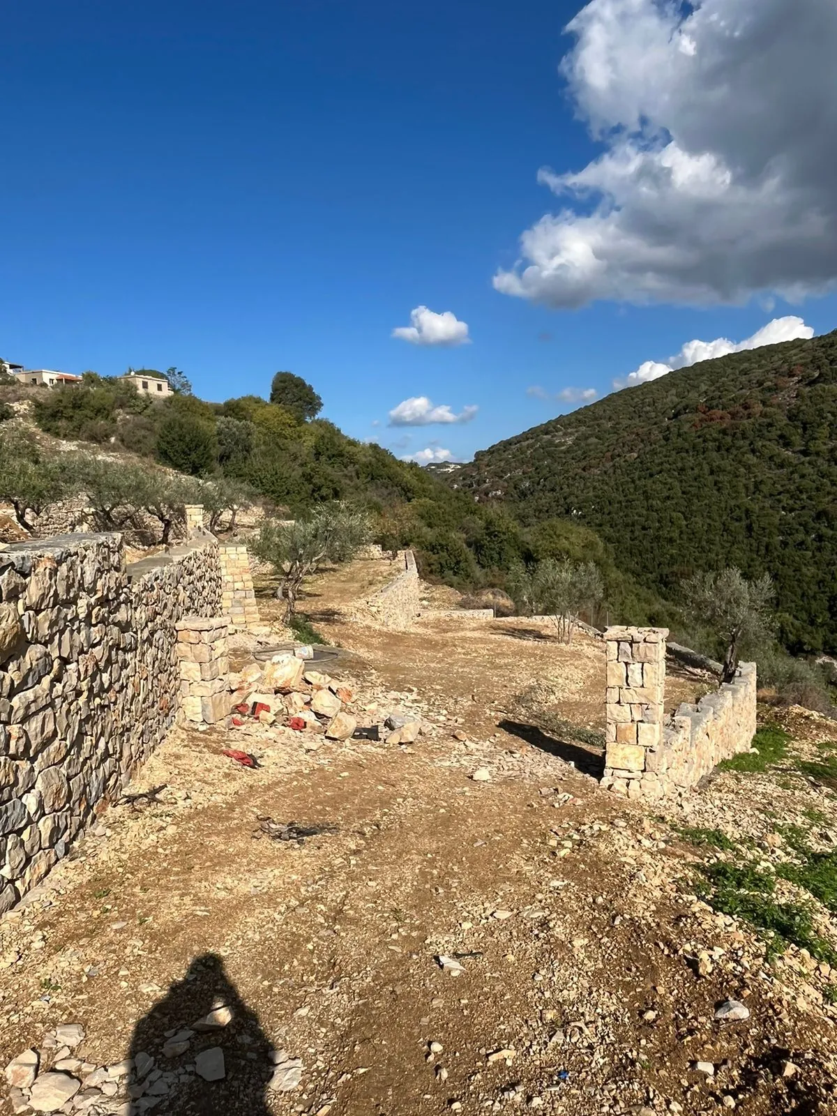 A 1,200 SQM Land For Sale in Sghar, Batroun — الصورة 2