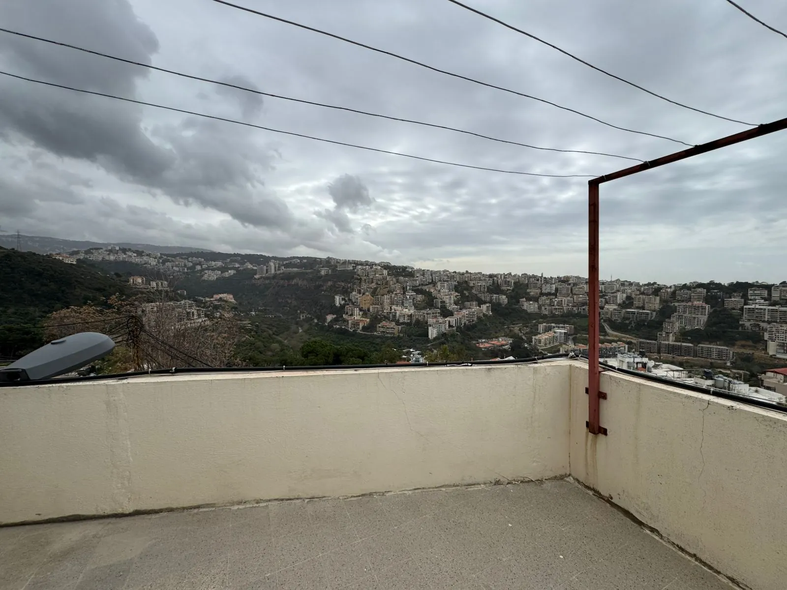 Spacious Apartment With Terrace For Sale in Mansourieh — الصورة 6