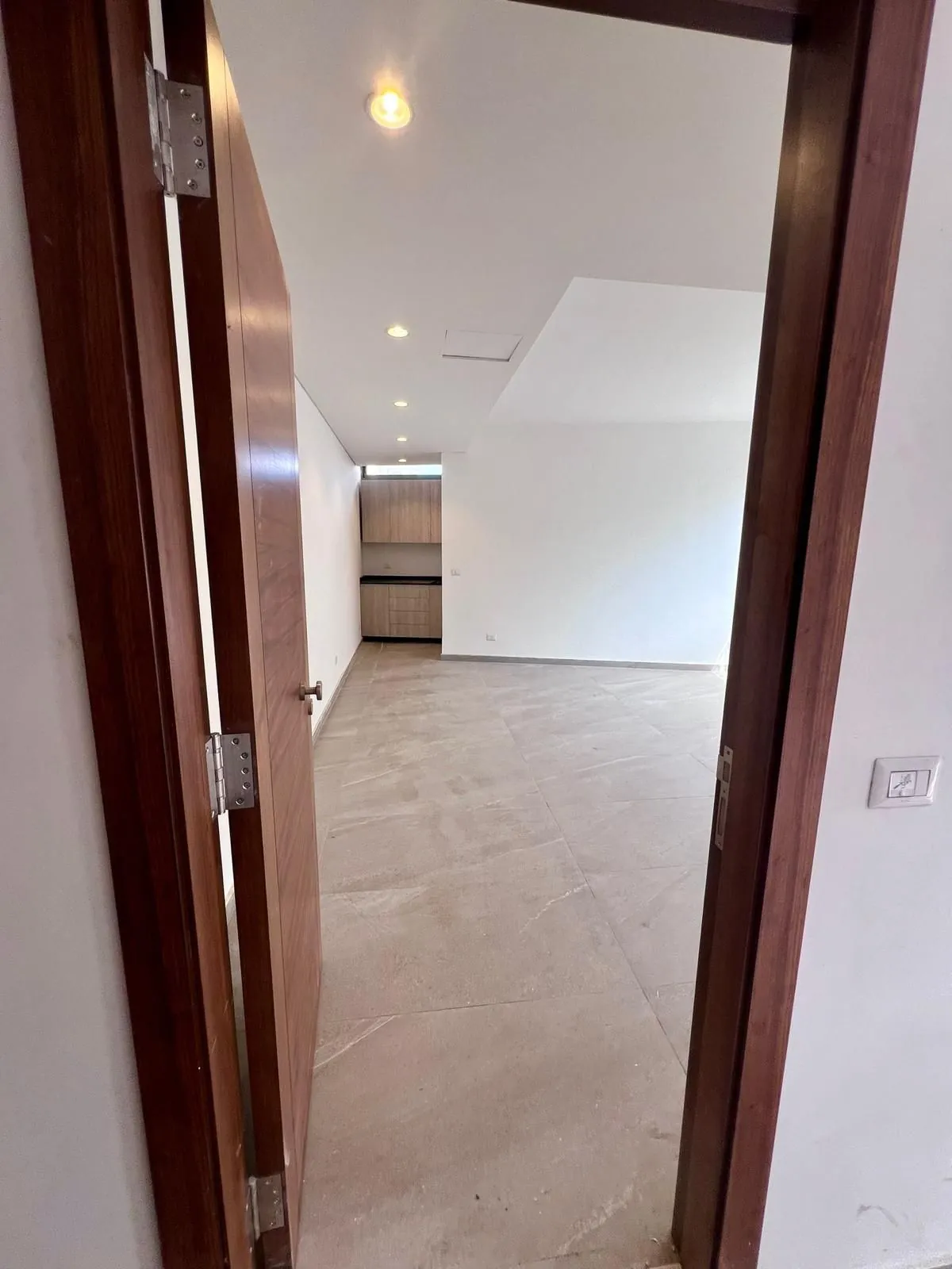A 40 SQM Office For Rent in Ain Al Remmaneh — الصورة 5