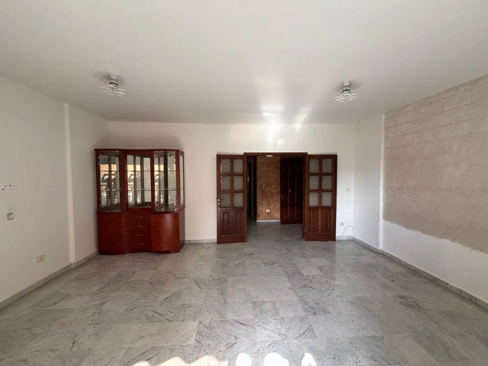Furnished Apartment For Rent in Jal El Dib — الصورة 2