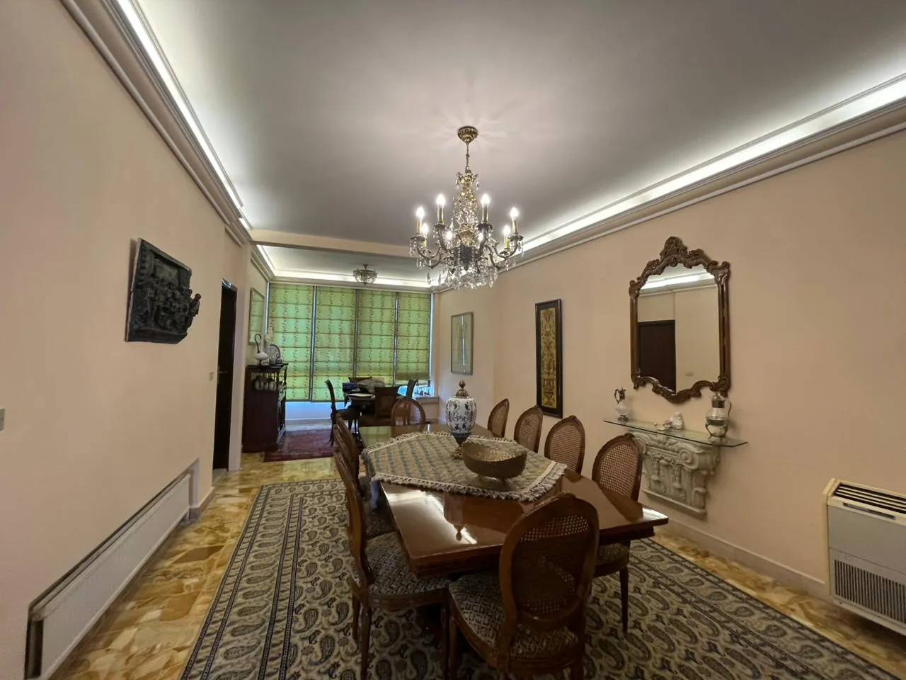 4-Bedroom Apartment with Sea View For Sale in Achrafieh, Geitawi — الصورة 2