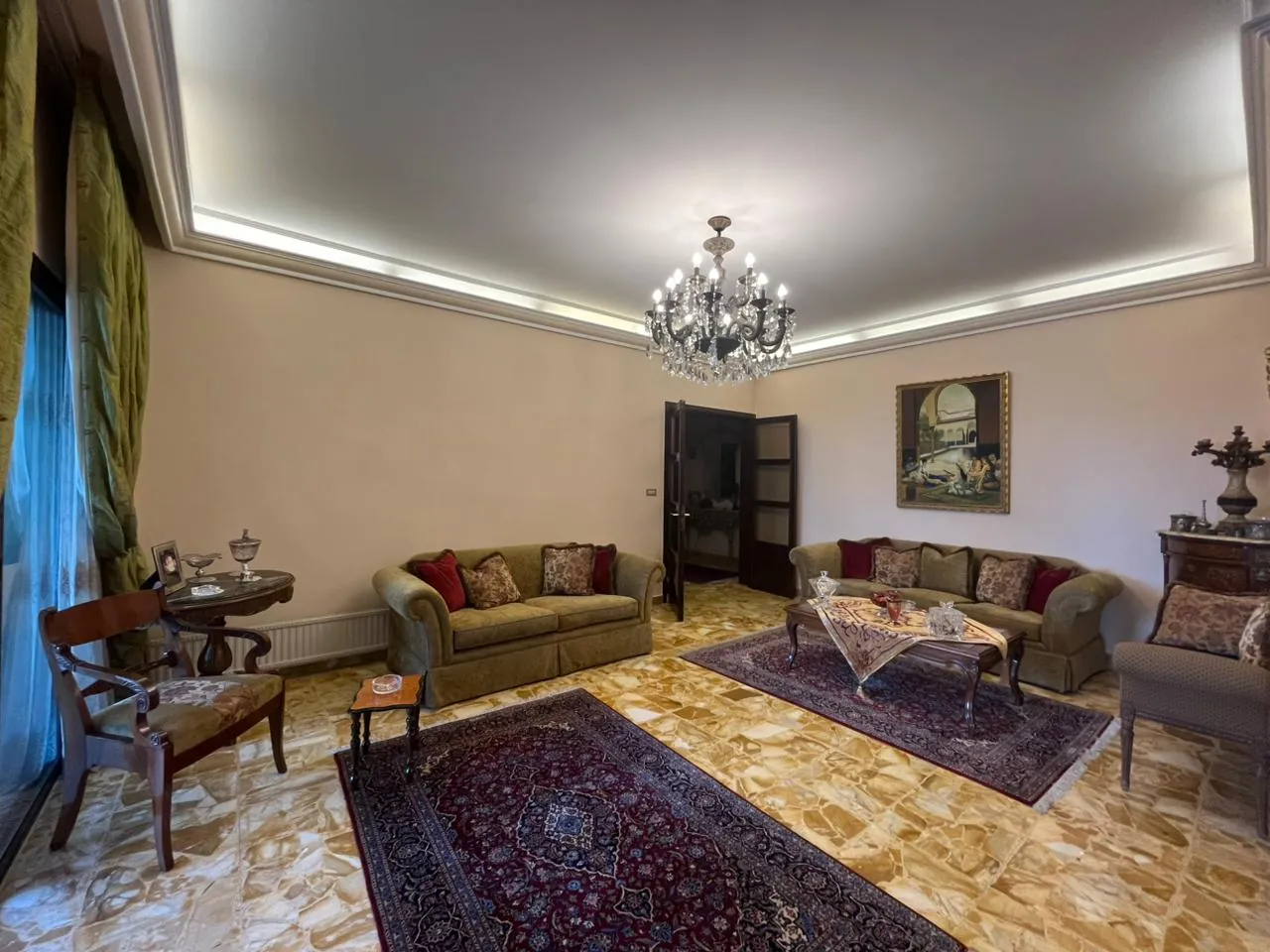 4-Bedroom Apartment with Sea View For Sale in Achrafieh, Geitawi — الصورة 3