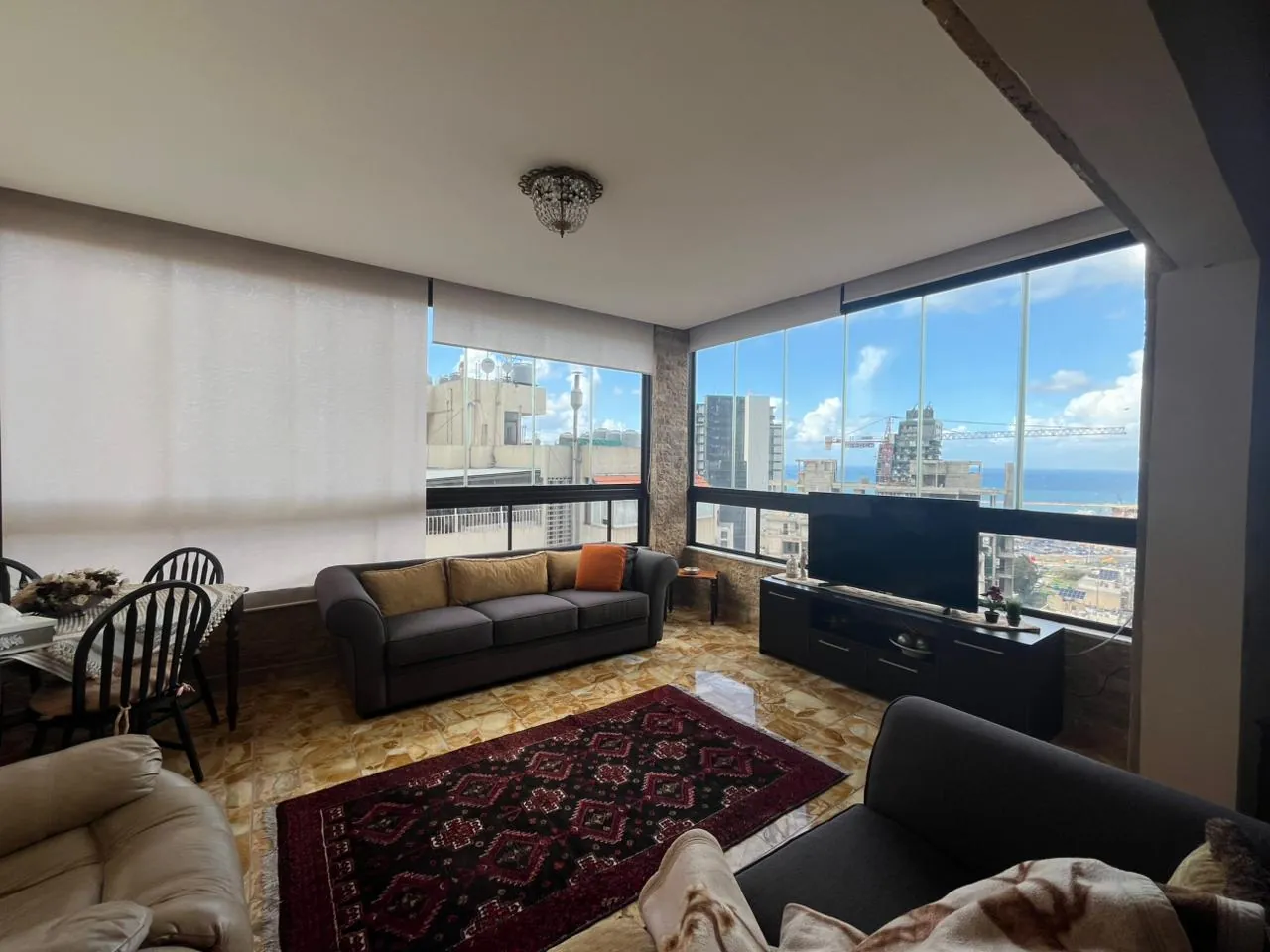 4-Bedroom Apartment with Sea View For Sale in Achrafieh, Geitawi — الصورة 4
