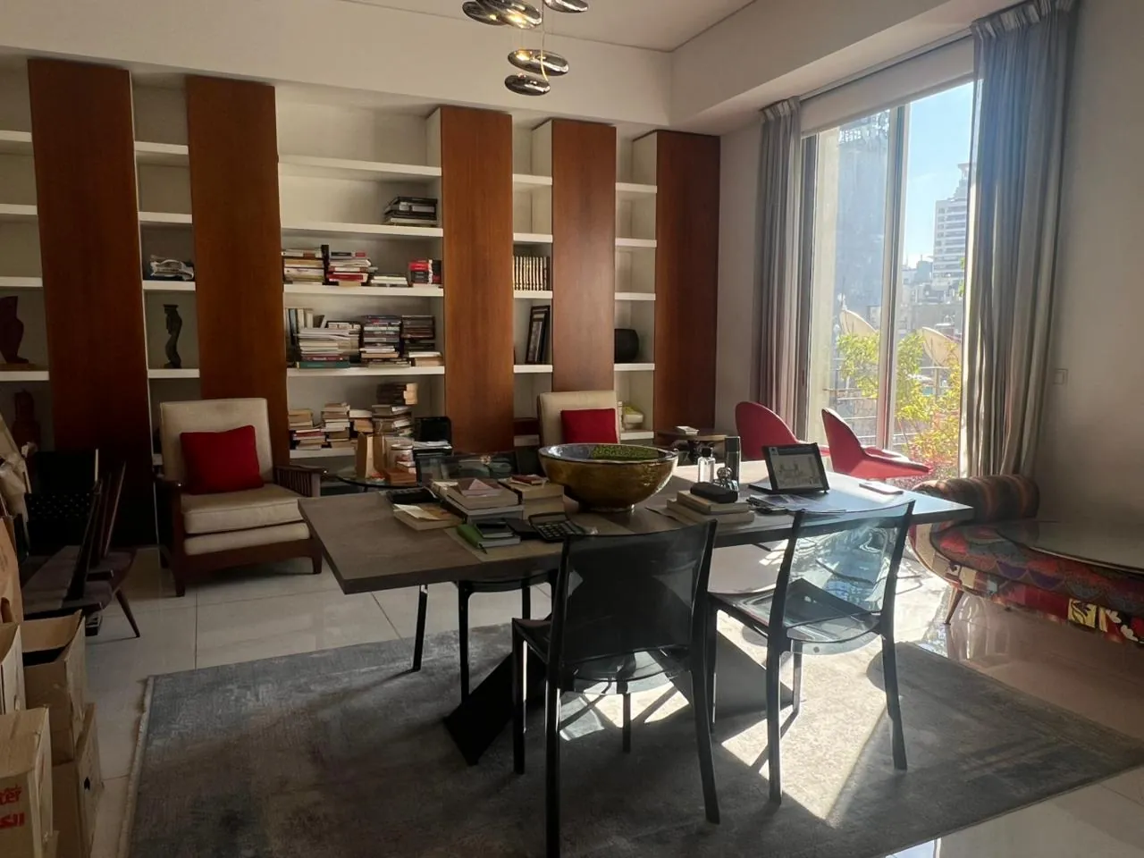 4-Bedroom Apartment with Open View For Sale in Gemayzeh, Saifi — الصورة 5