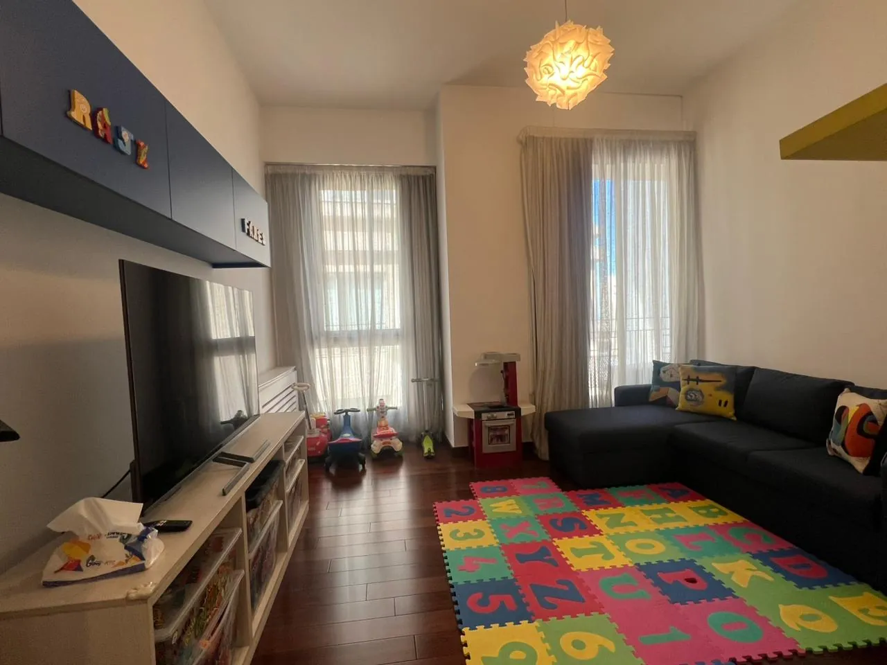 4-Bedroom Apartment with Open View For Sale in Gemayzeh, Saifi — الصورة 8