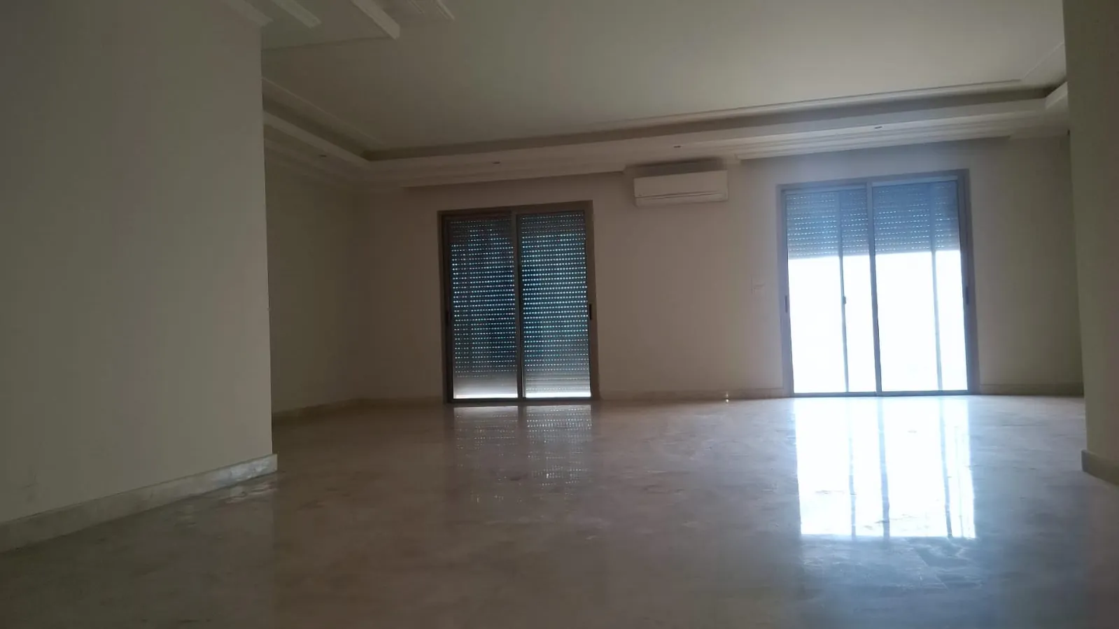 Spacious 3-Bedroom Apartment For Sale in Bir Hassan — الصورة 4
