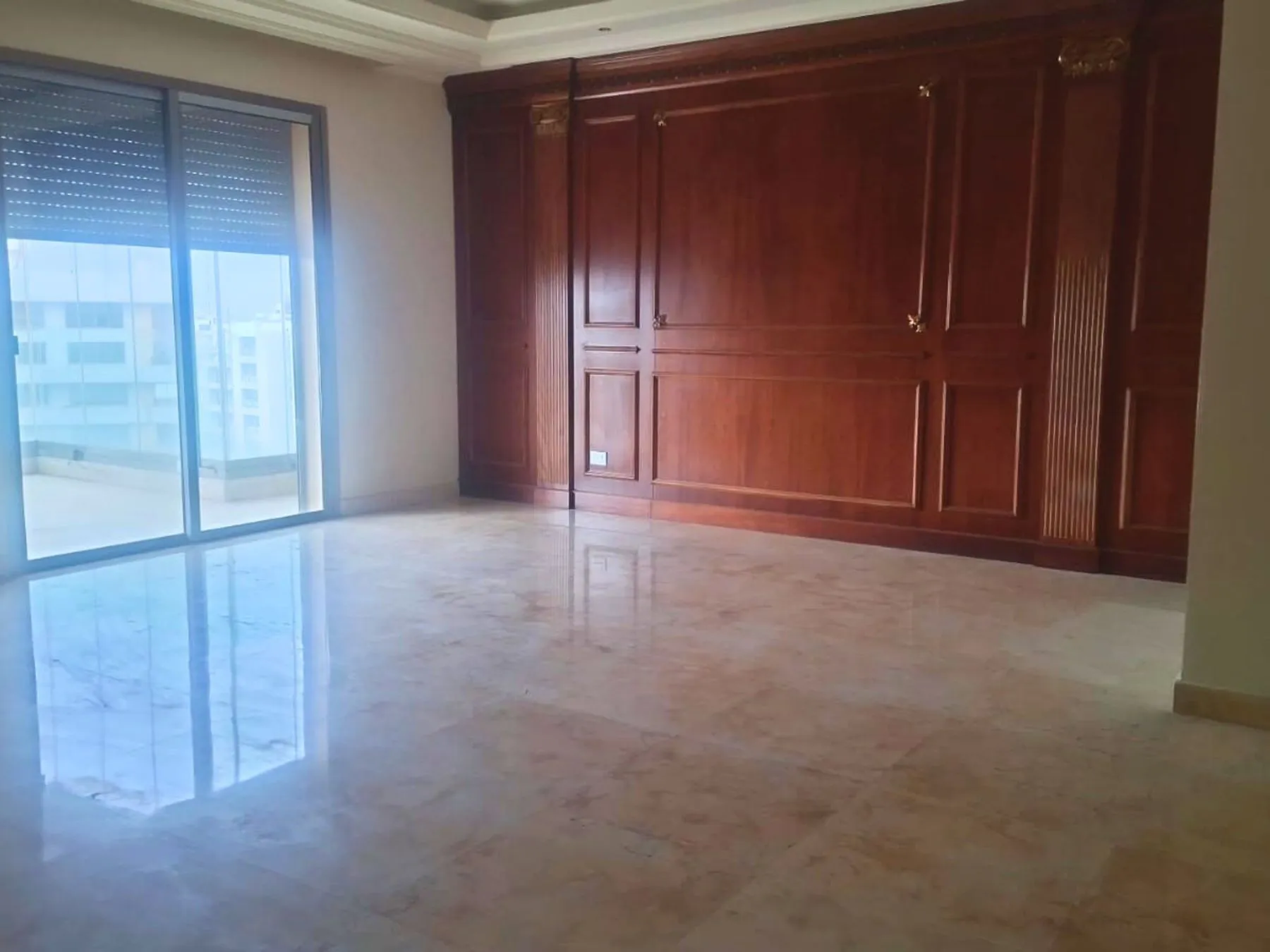 Spacious 3-Bedroom Apartment For Sale in Bir Hassan — الصورة 5