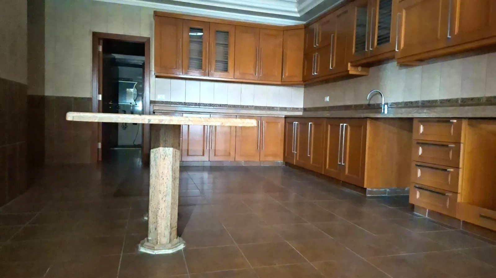 Spacious 3-Bedroom Apartment For Sale in Bir Hassan — الصورة 7