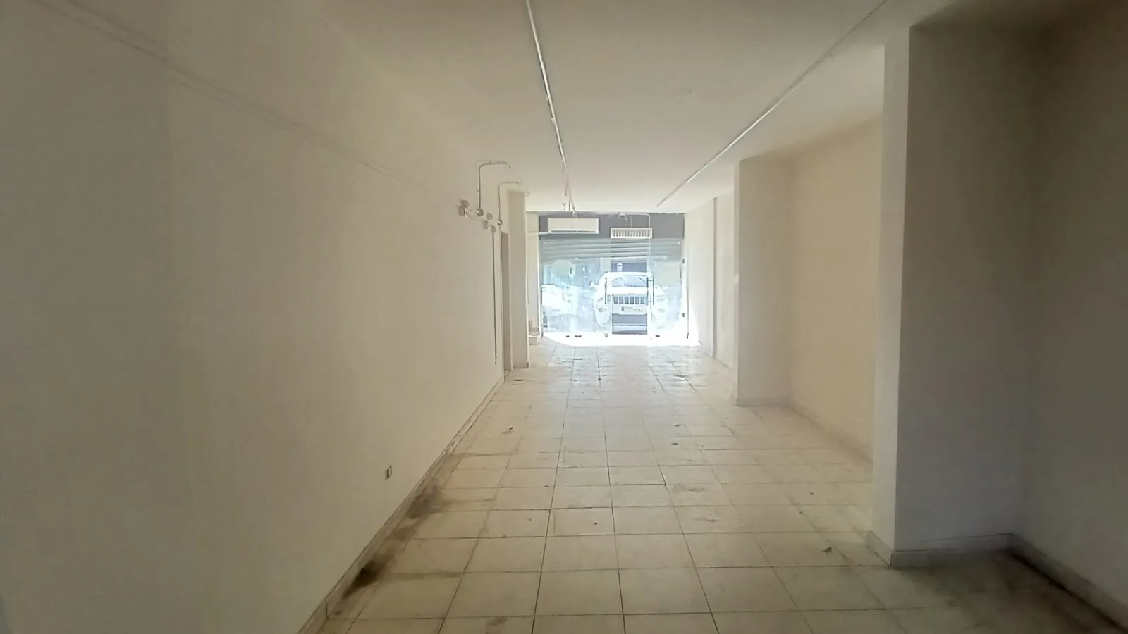 Exclusive! A 122 SQM Shop For Sale in Tilal Ain Saadeh — الصورة 6