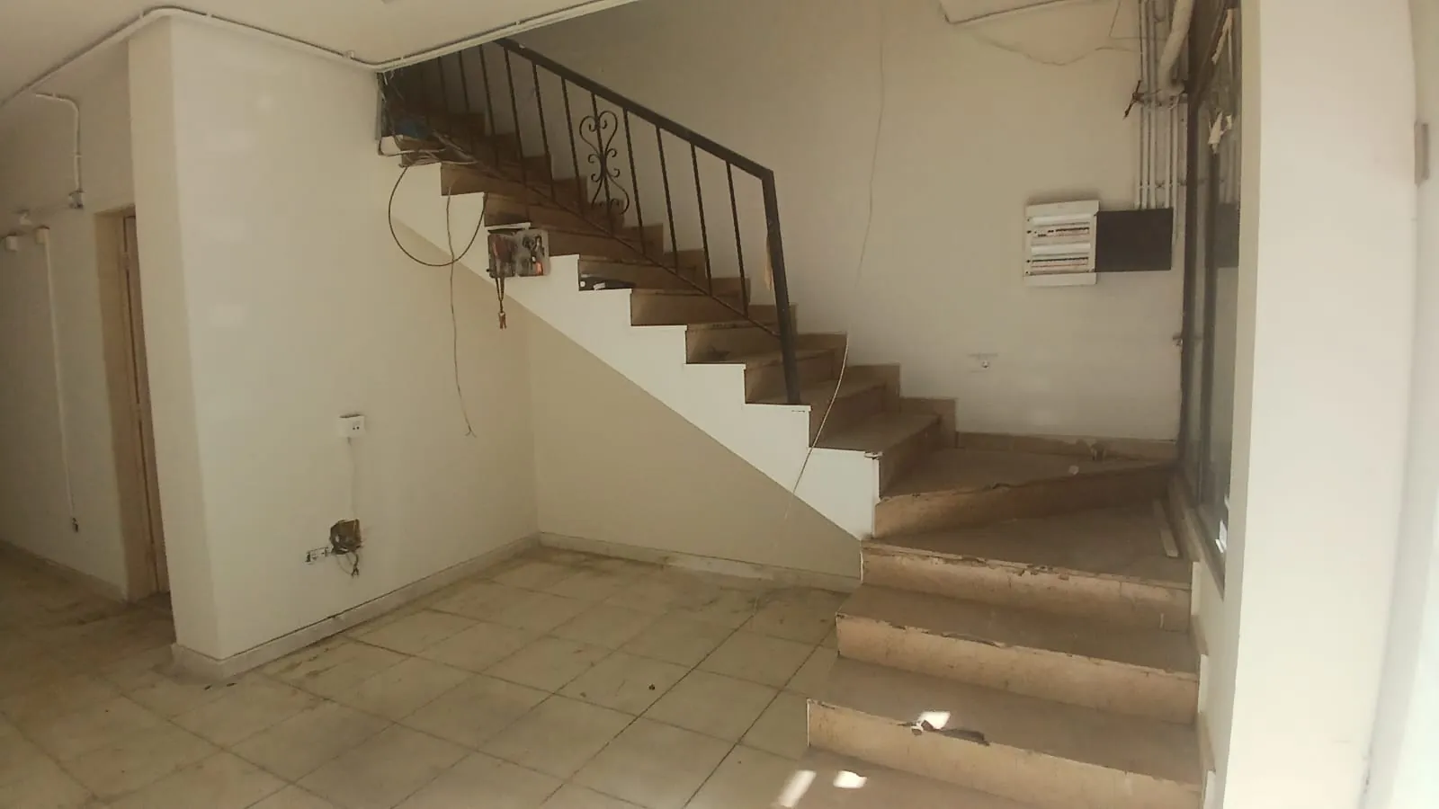 Exclusive! A 122 SQM Shop For Sale in Tilal Ain Saadeh — الصورة 7
