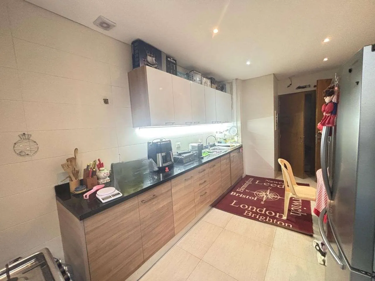 3-Bedroom Apartment For Sale in Ain El Mreisseh, Ras Beirut — الصورة 2