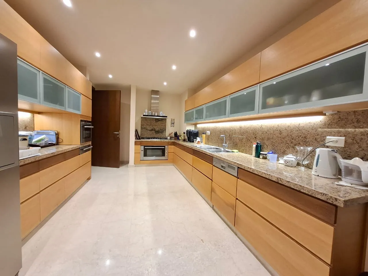 Exclusive ! High-End Apartment with Panoramic Sea View For Sale in Adma — الصورة 10