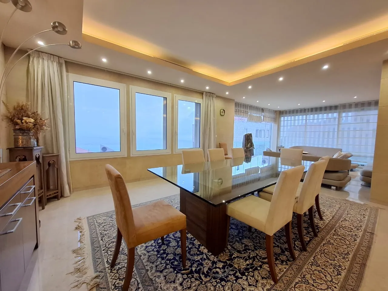 Exclusive ! High-End Apartment with Panoramic Sea View For Sale in Adma — الصورة 3