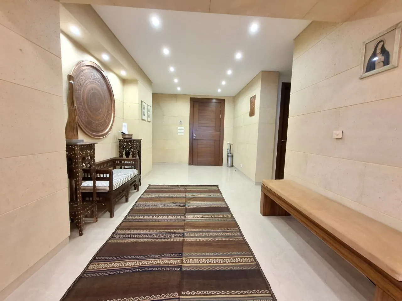 Exclusive ! High-End Apartment with Panoramic Sea View For Sale in Adma — الصورة 6