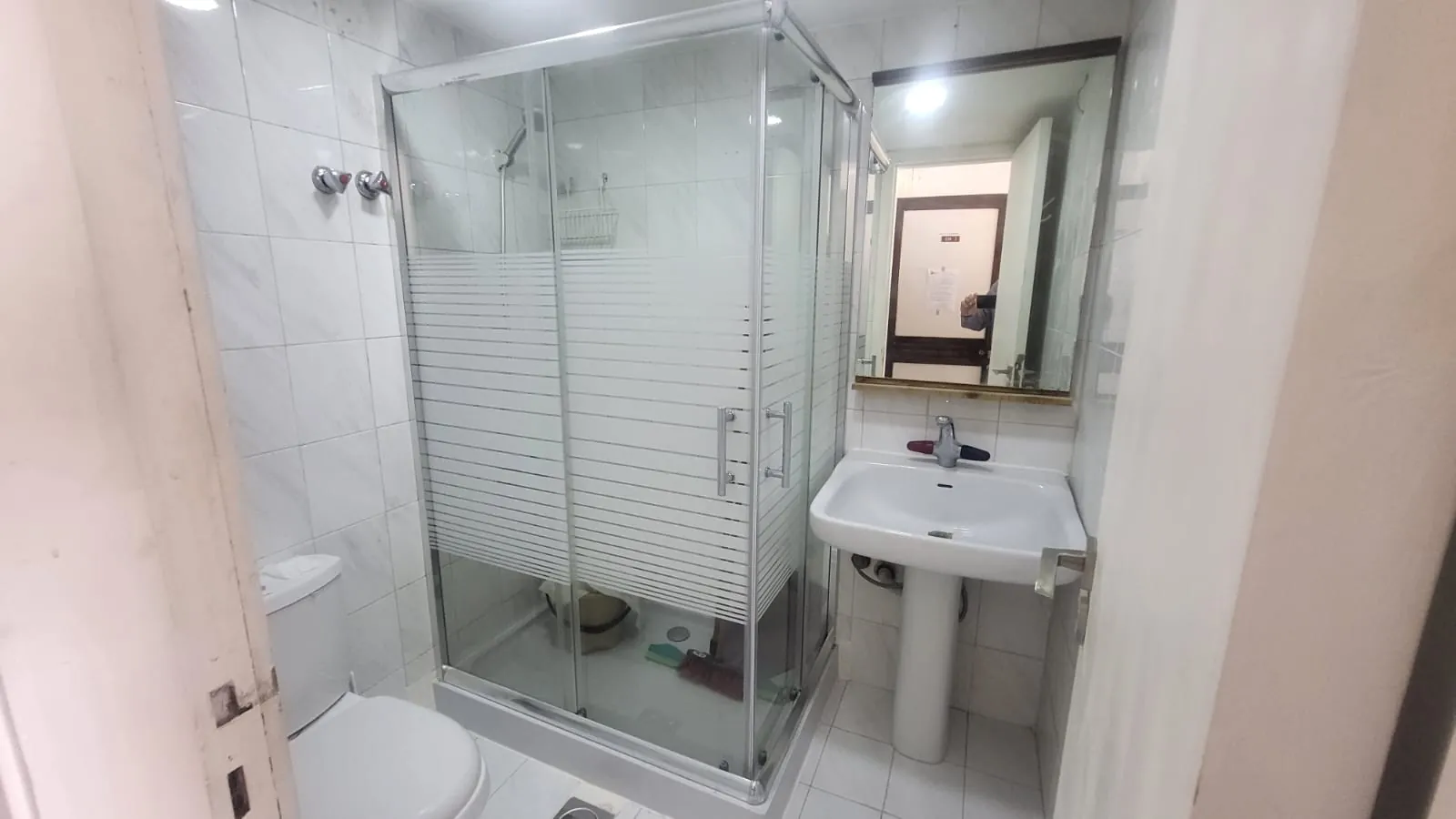 Furnished Chalet For Rent in A Well Known Resort in Tabarja — الصورة 7