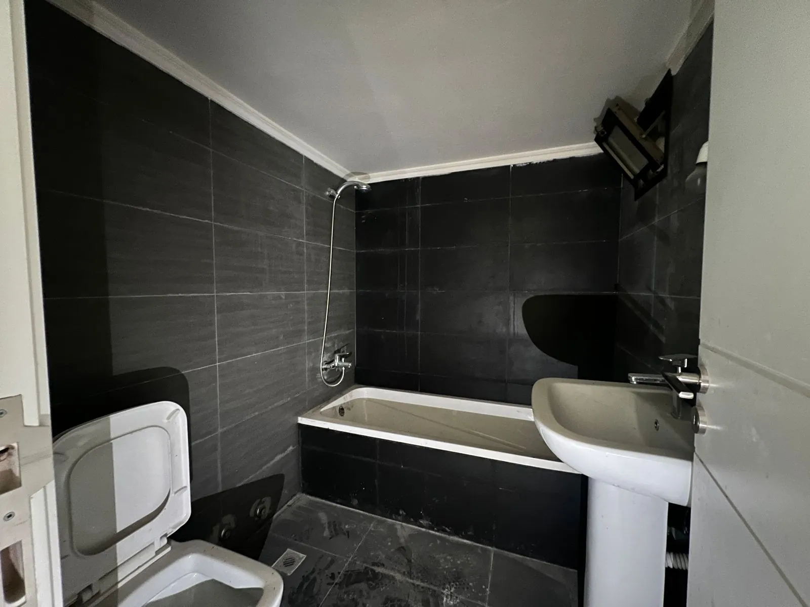 Brand New Apartment With Mountain View For Sale in Blaybel, Aley — الصورة 5