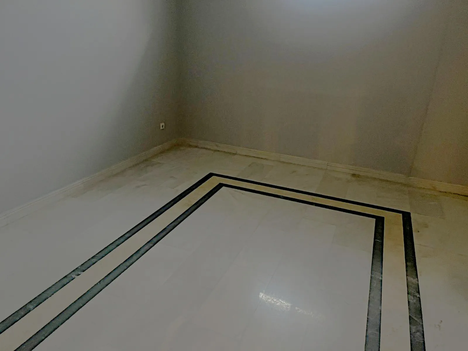 4-Bedroom Apartment For Rent in Hamra, Jeanne D'arc — الصورة 4