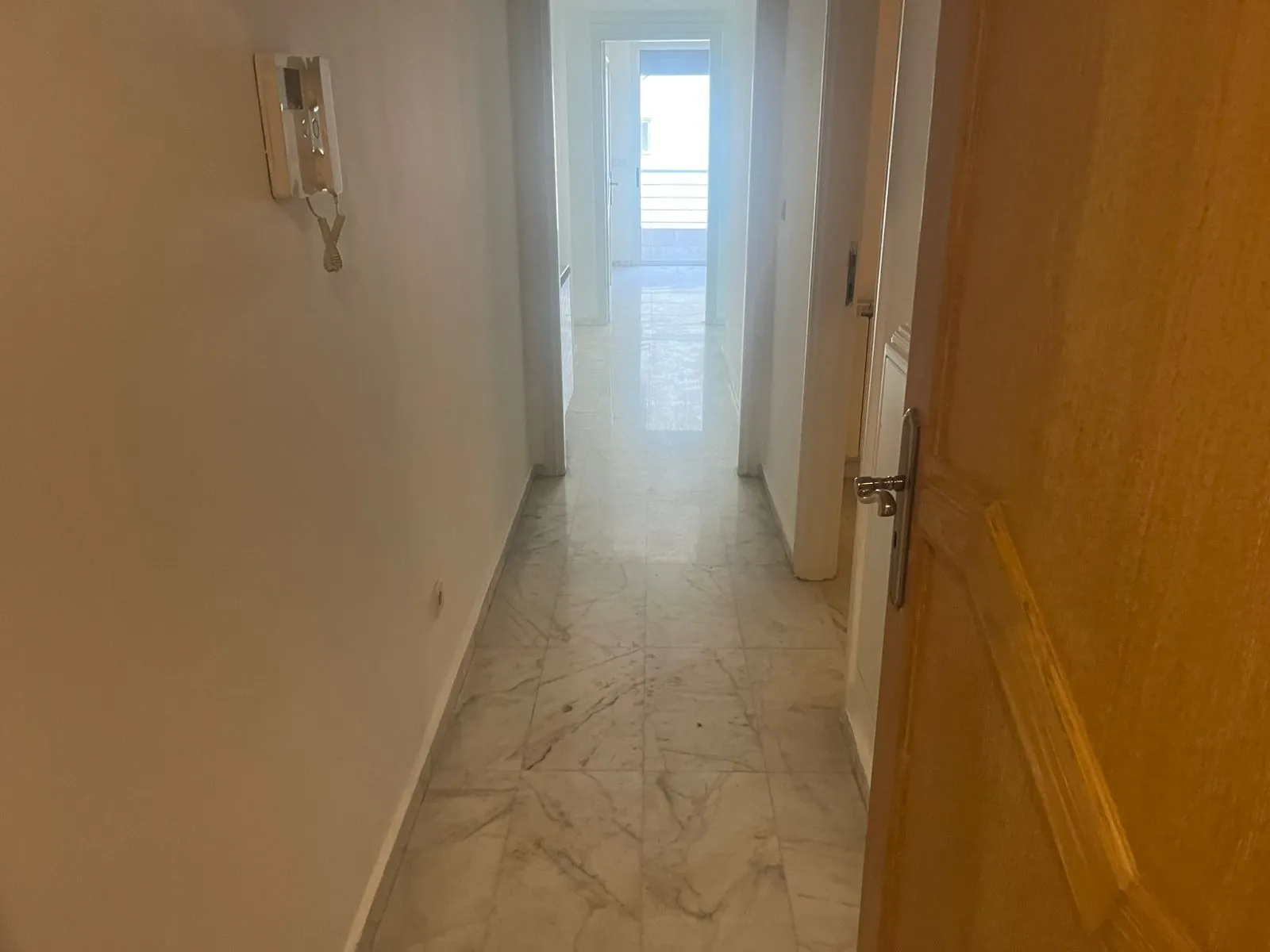 4-Bedroom Apartment For Rent in Hamra, Jeanne D'arc — الصورة 8