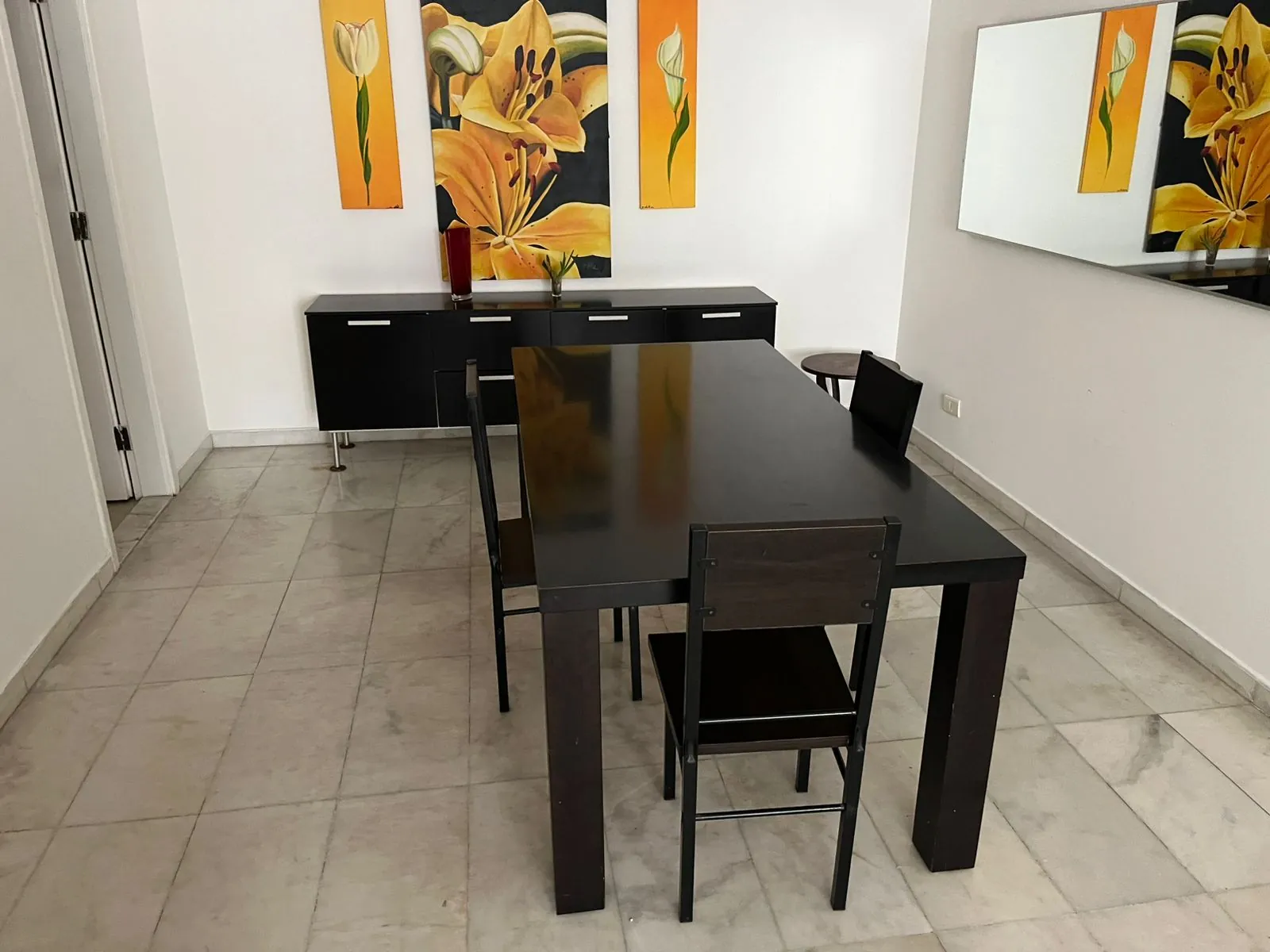 Modern & Furnished Apartment For Rent in Hamra, Beirut — الصورة 2