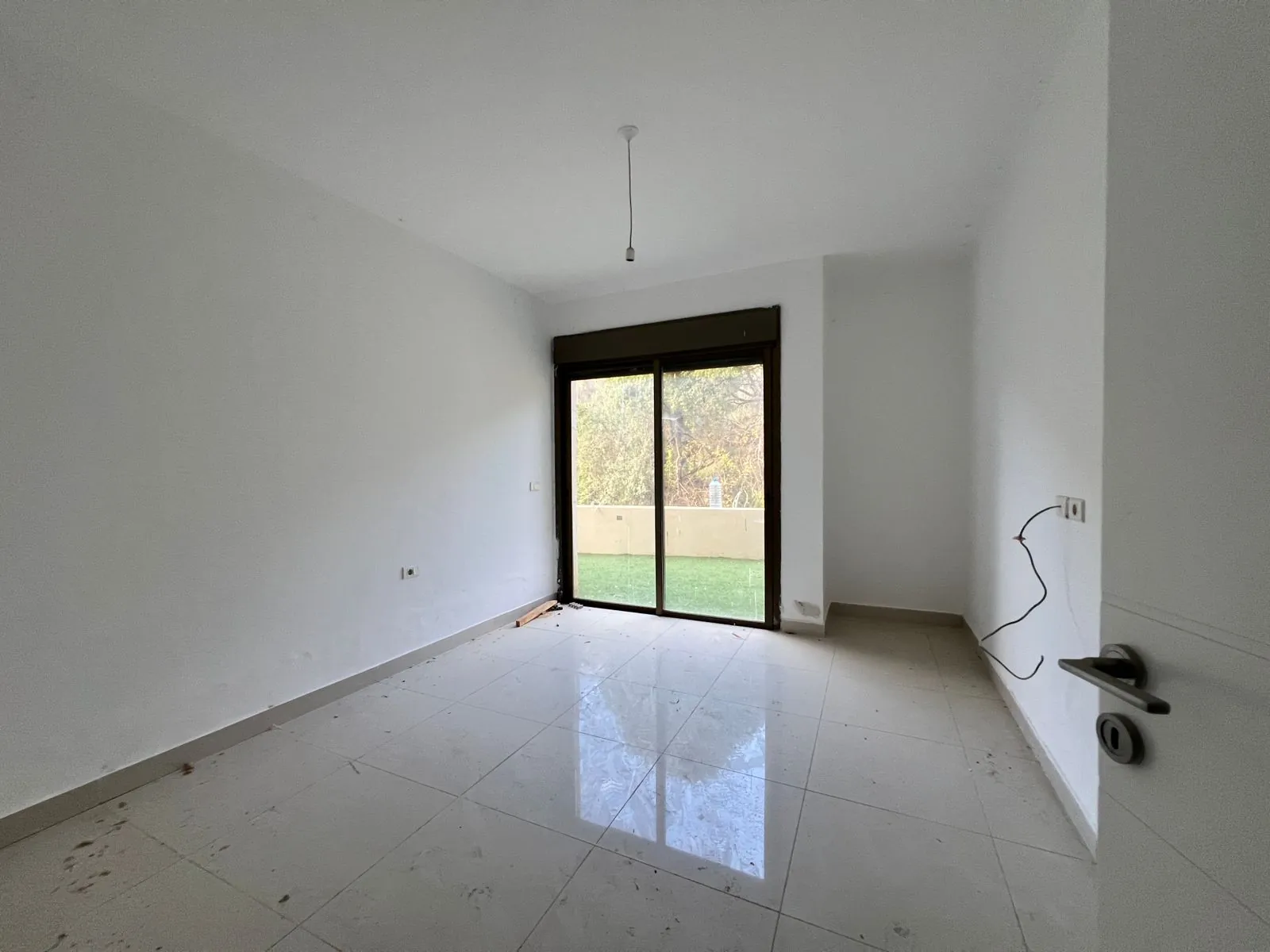 Brand New Apartment With A Garden For Sale in Blaybel, Aley — الصورة 5