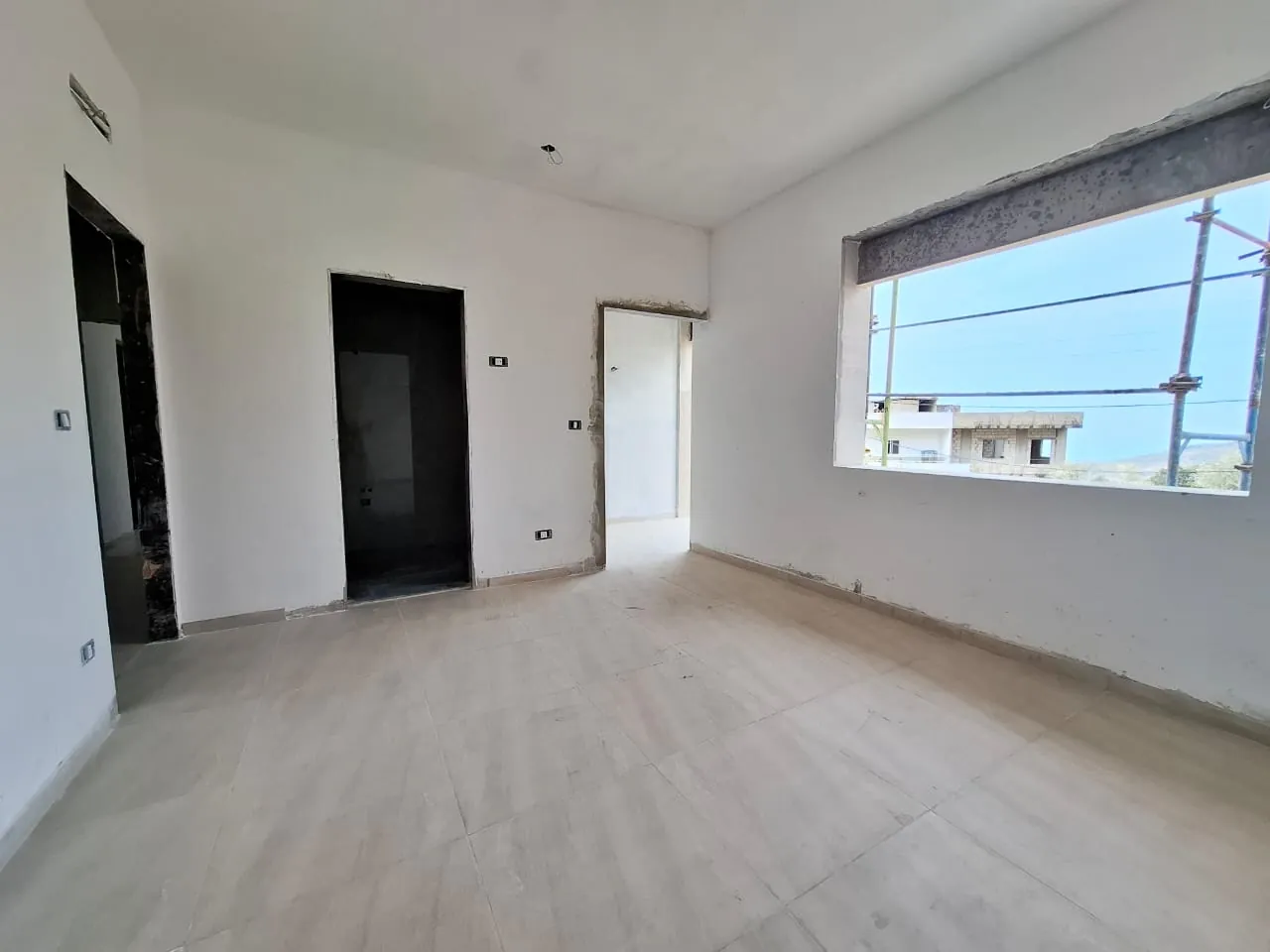 Spacious Apartment For Sale in Ghedras with One Year Payment Facilities — الصورة 5