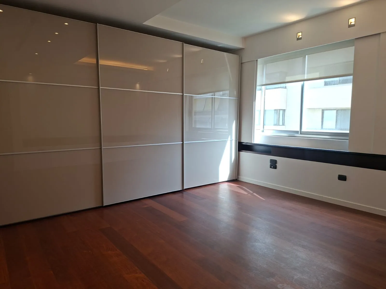 Super Deluxe Renovated Apartment For Sale in Prime Location in Verdun, Beirut — الصورة 10