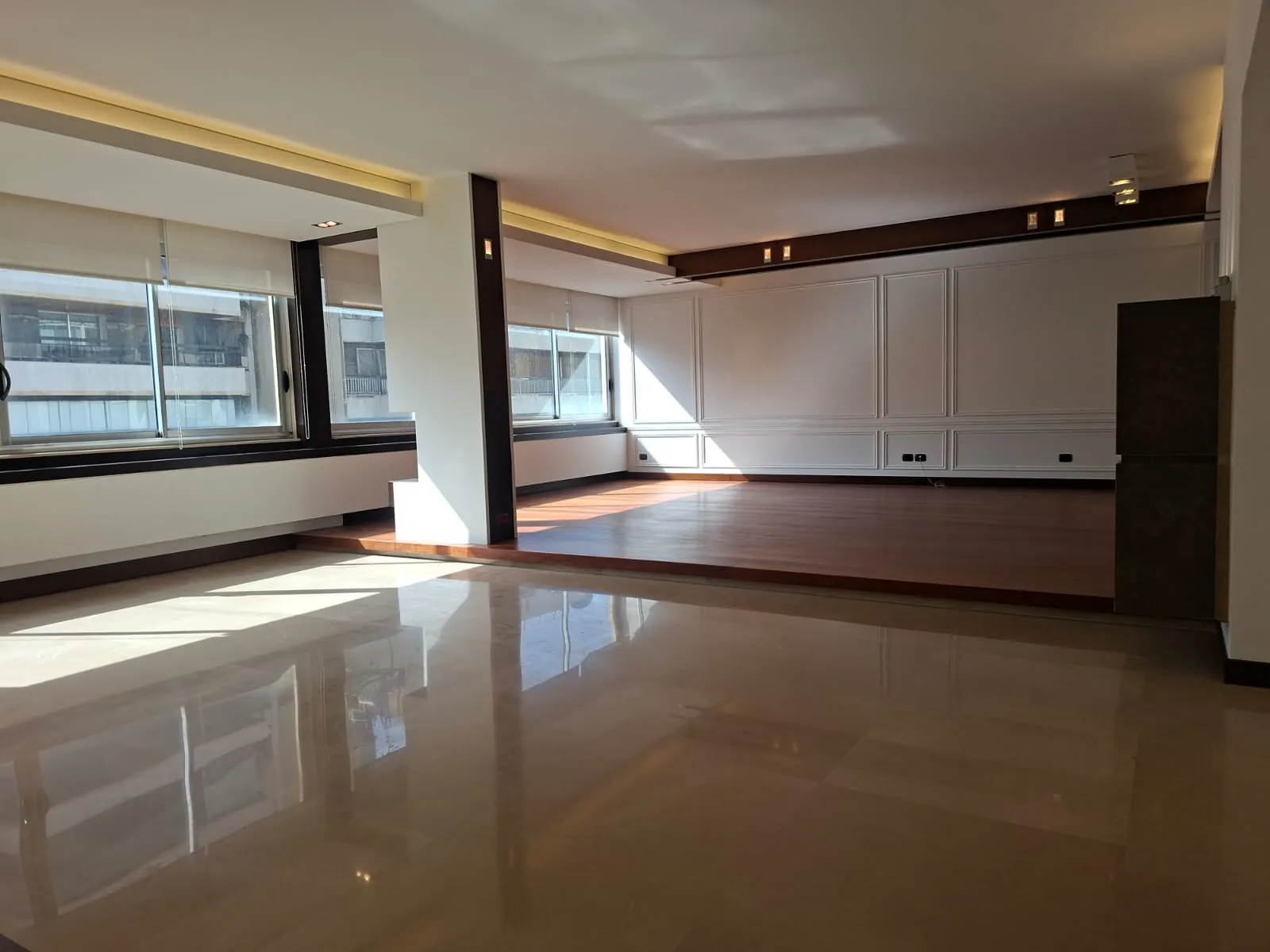 Super Deluxe Renovated Apartment For Sale in Prime Location in Verdun, Beirut — الصورة 2