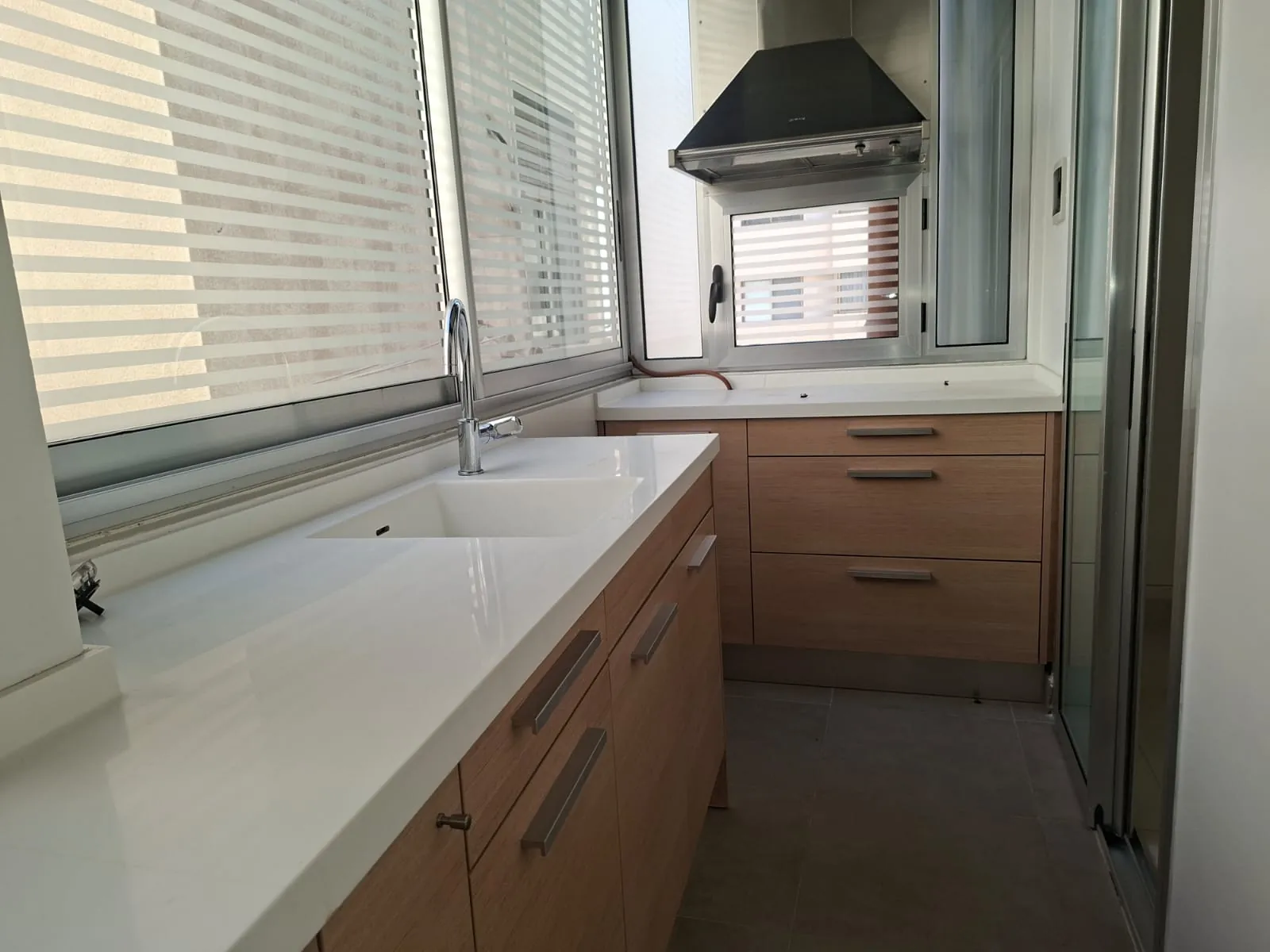 Super Deluxe Renovated Apartment For Sale in Prime Location in Verdun, Beirut — الصورة 9