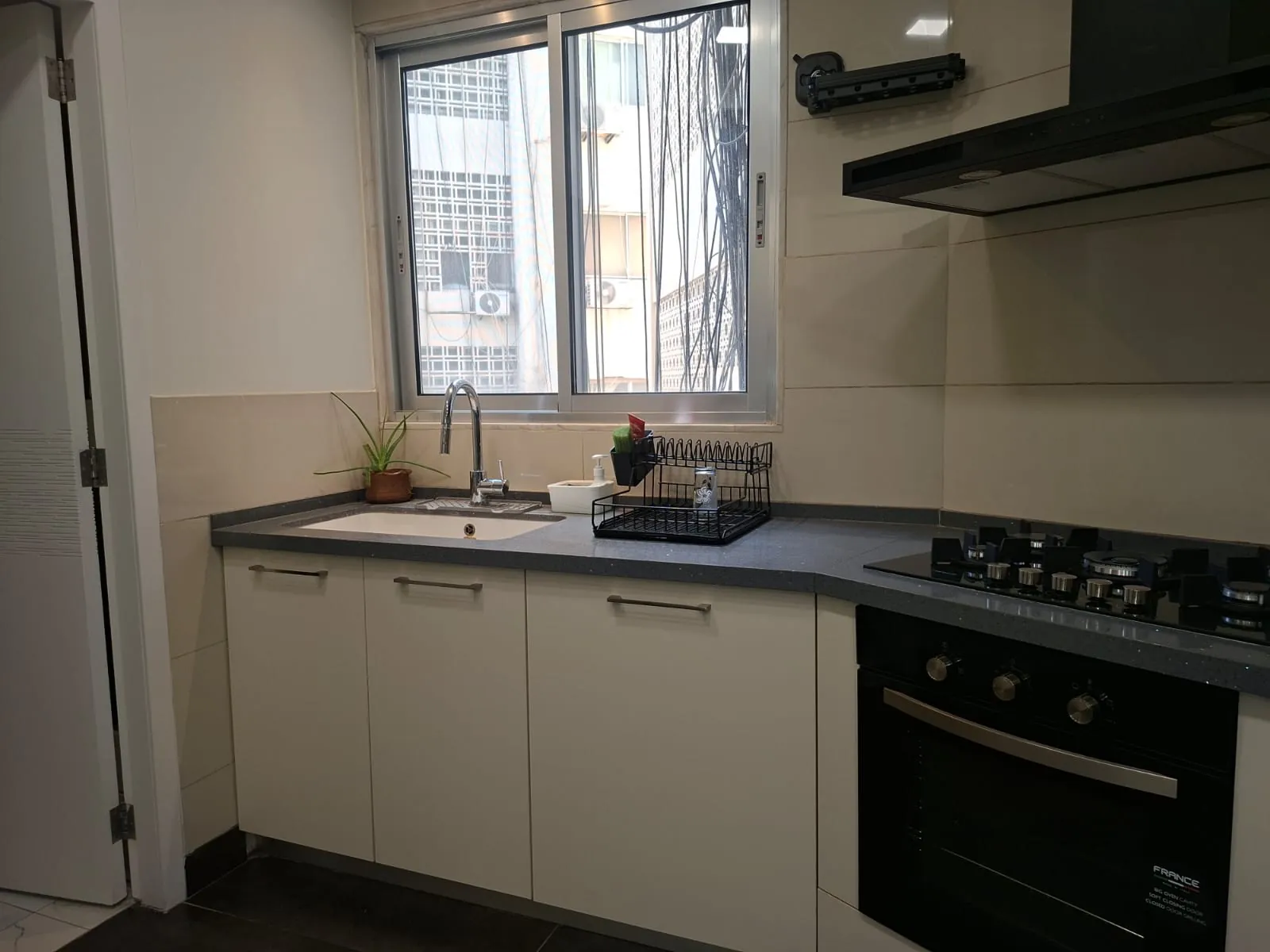 Elegant Apartment with Sea View For Sale in Ain El-Tineh — الصورة 8